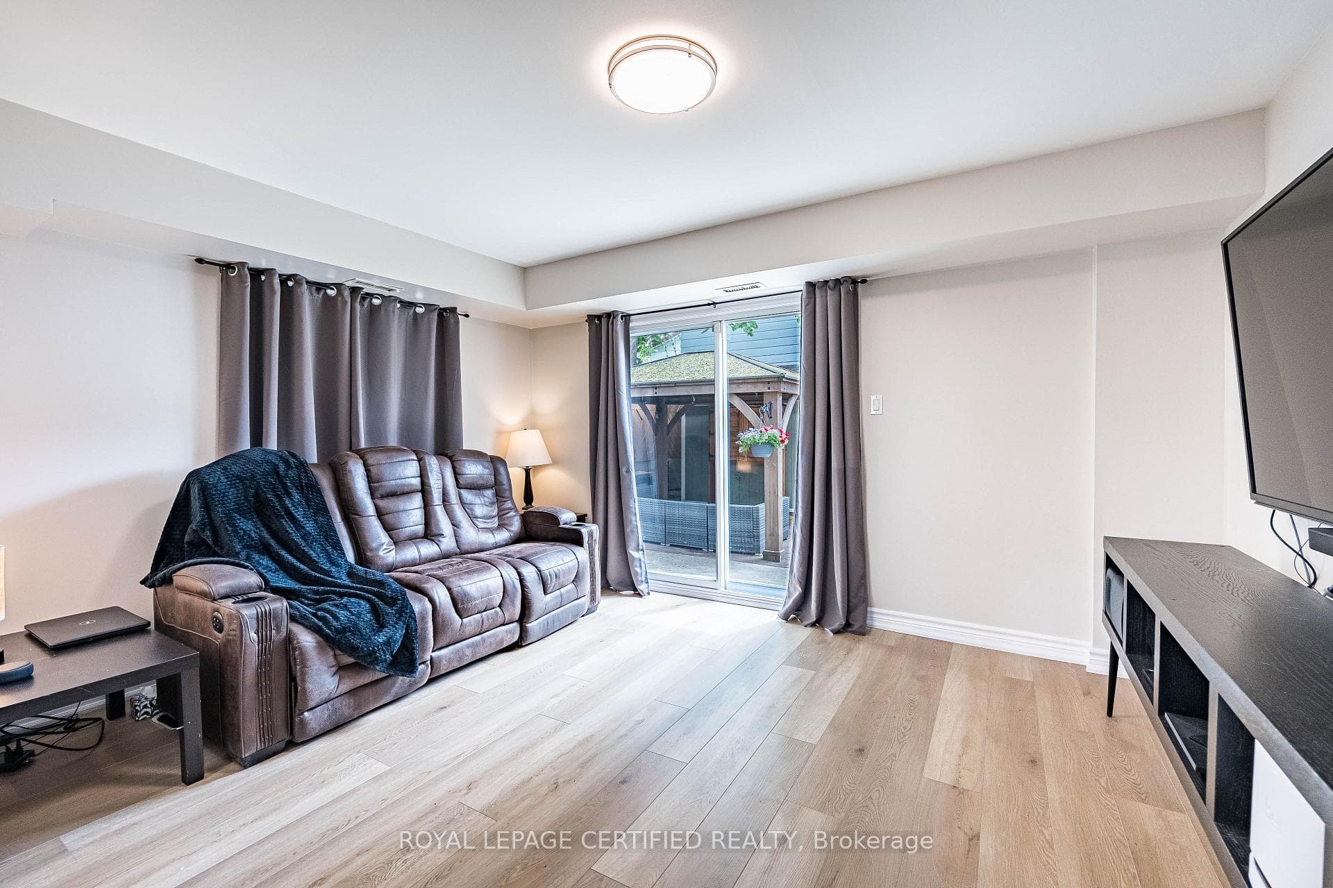 17 Holmcrest Court photo 12