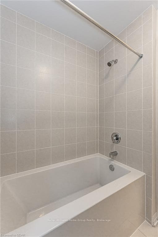 425 ADELAIDE Street photo 27