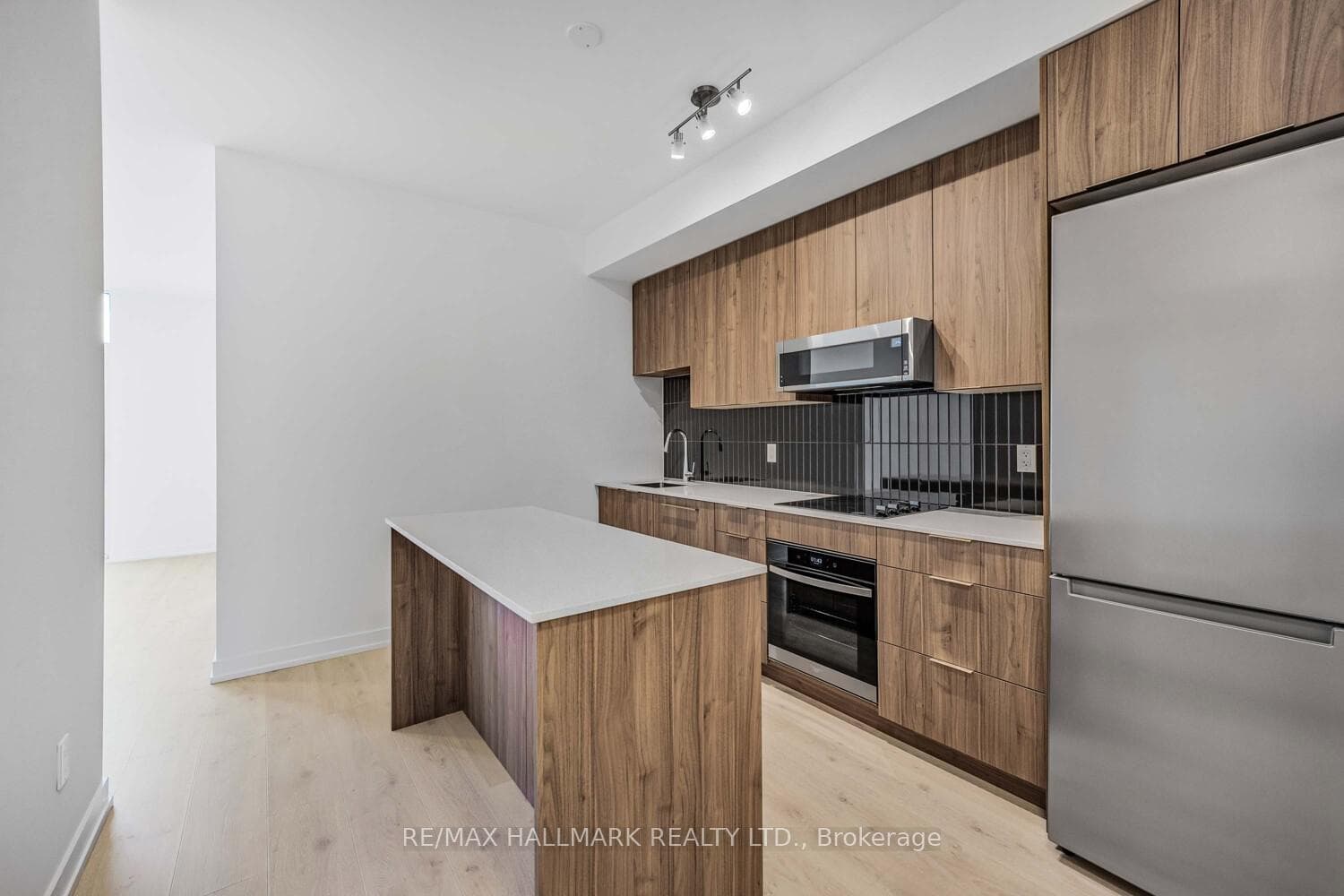 2501 Saw Whet Boulevard Unit 607 photo 3