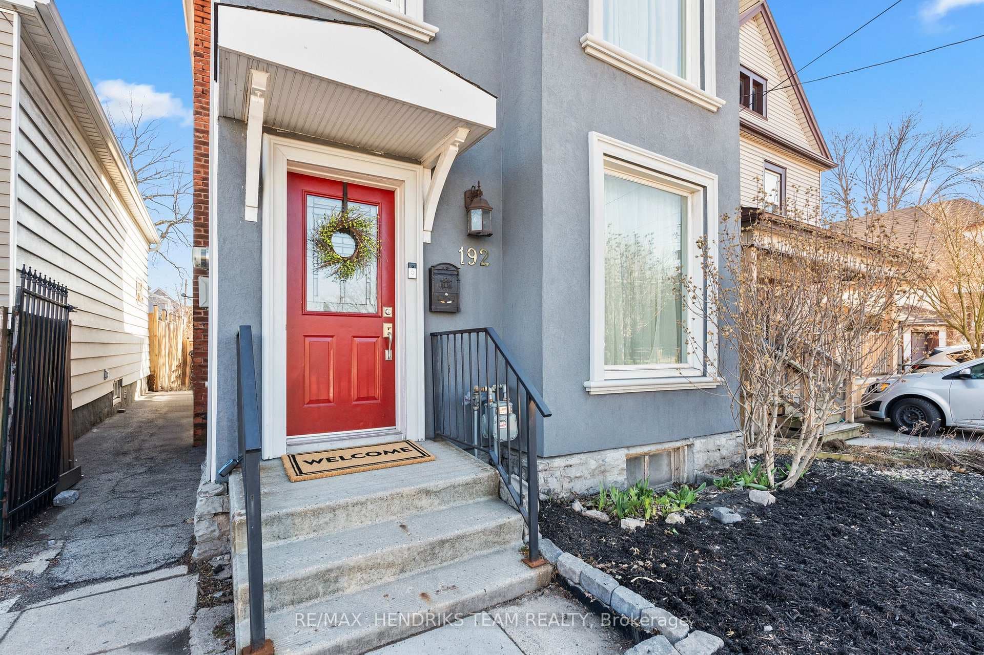 192 Wood Street photo 4