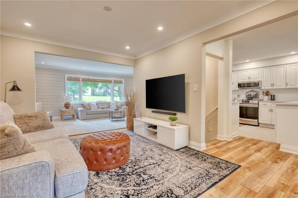 26 Simcoe Boulevard photo 14