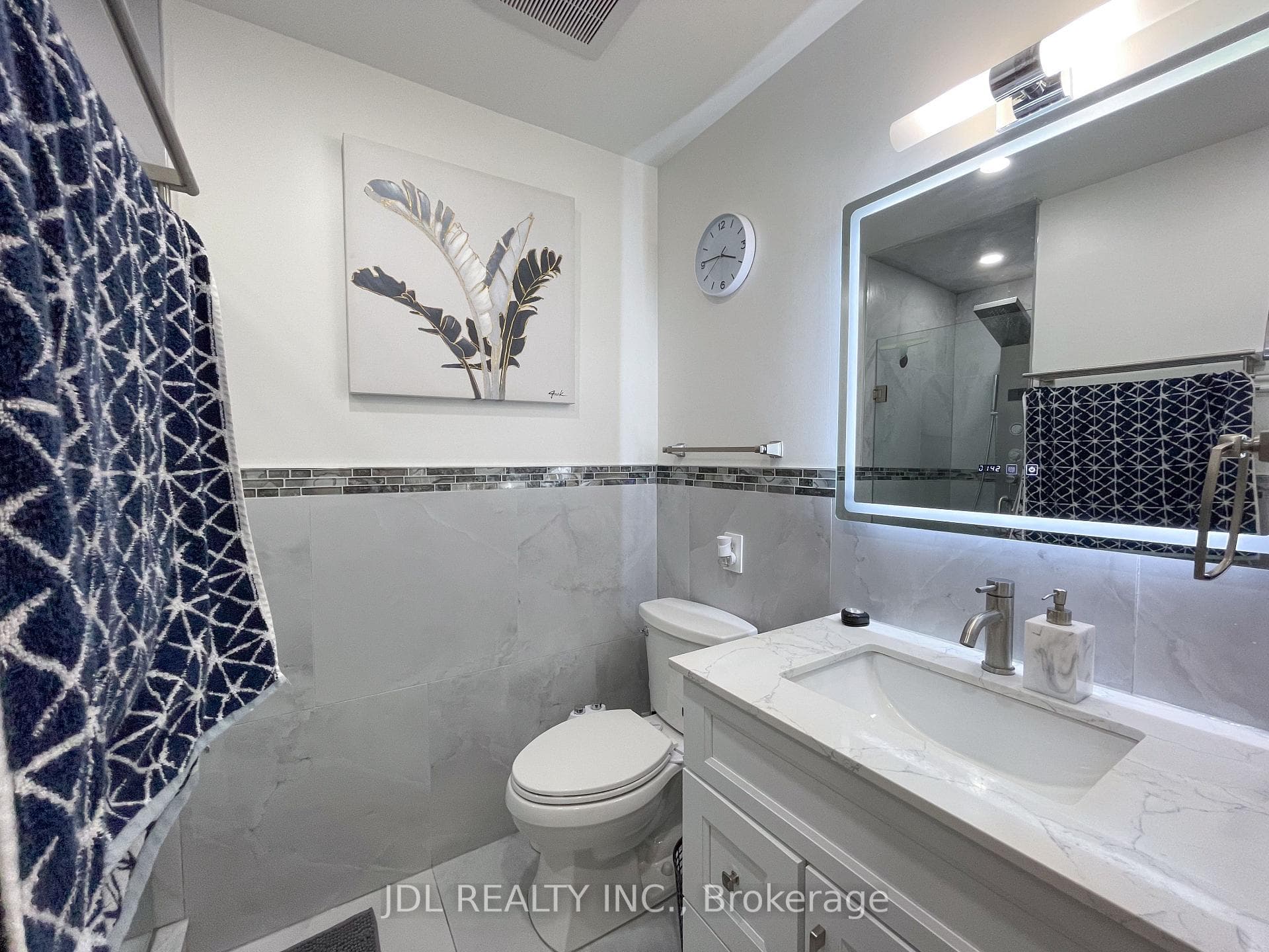 555 Yonge Street Unit 510 photo 18