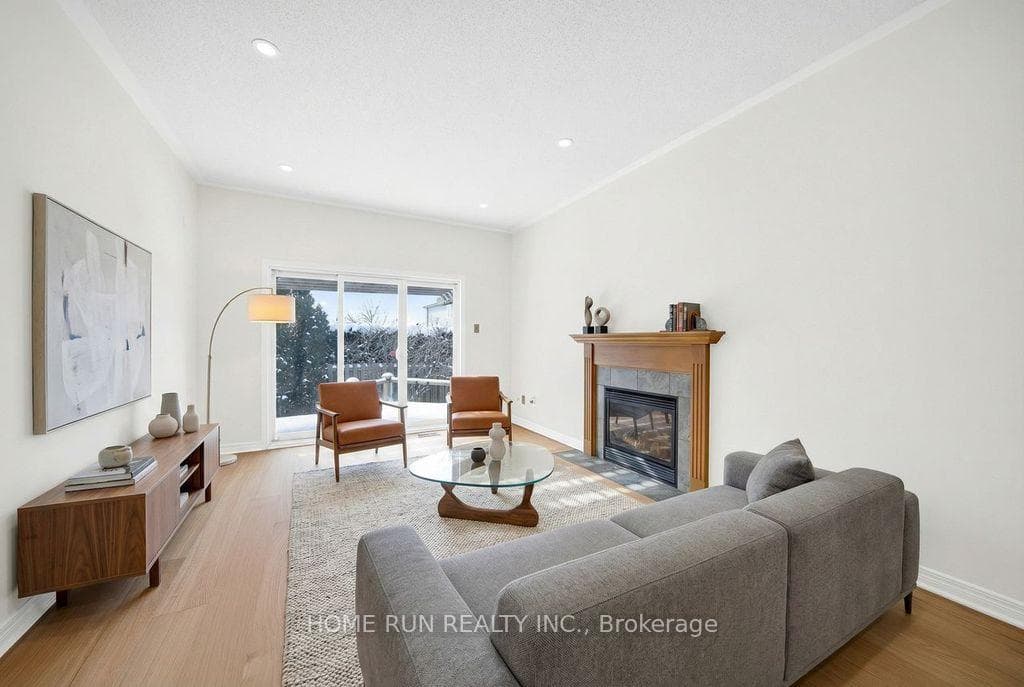 265 Colbert Crescent photo 22