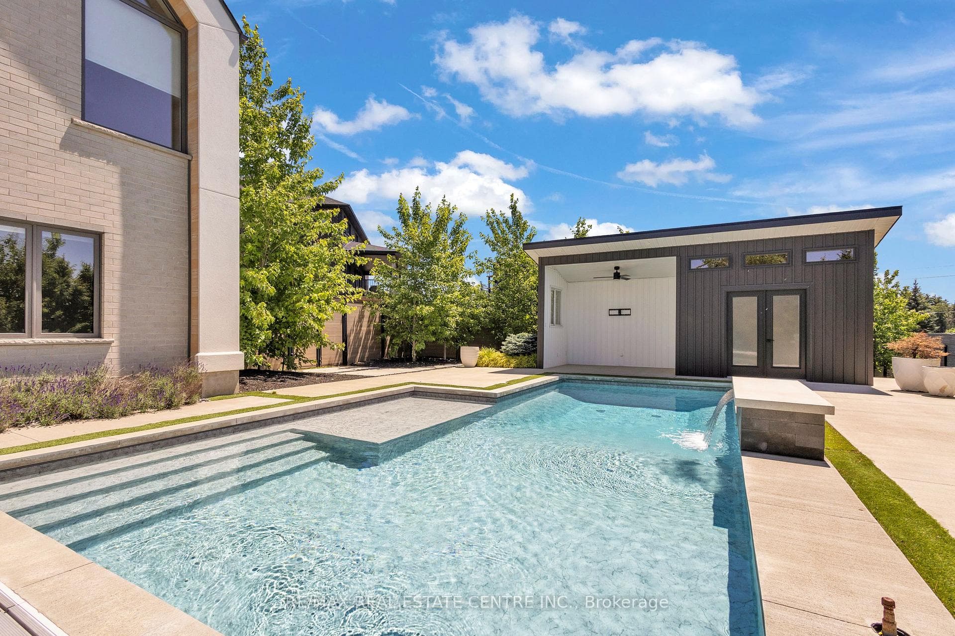 920 Thomas Pedder Court photo 48