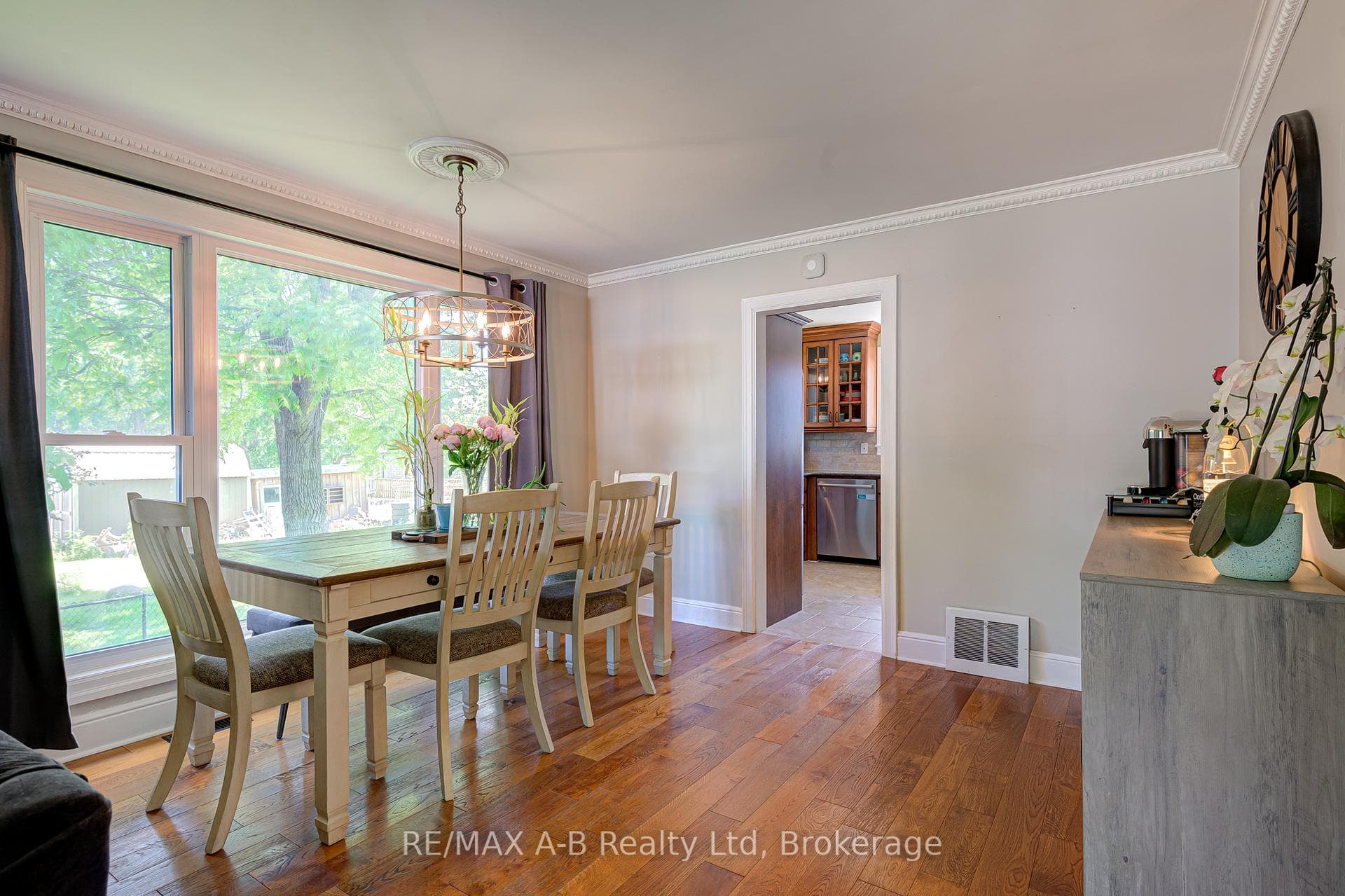 243 King Street photo 12