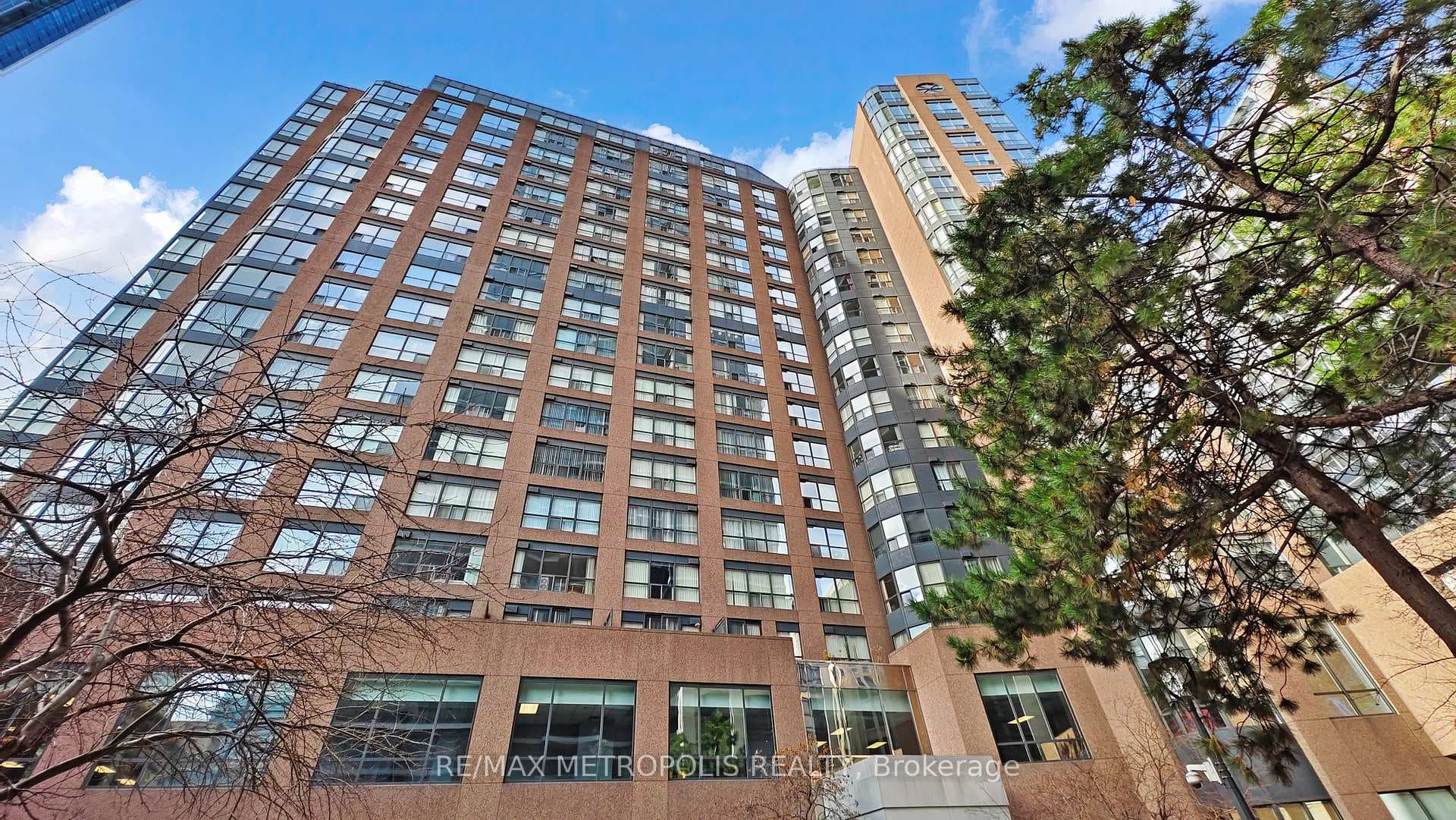 7 Carlton Street Unit 1204 photo 2