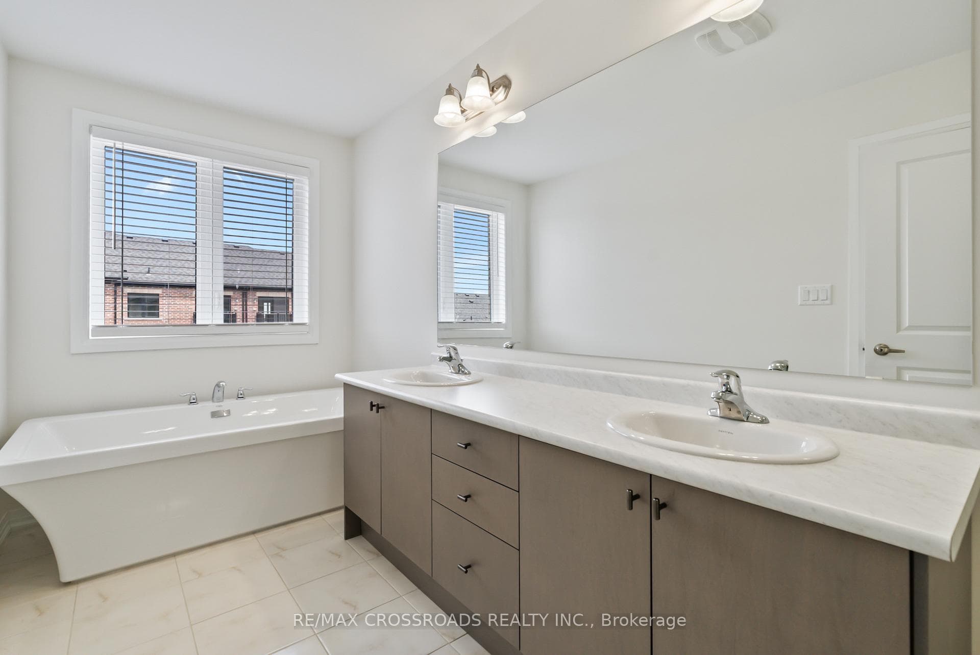 2731 Peter Matthews Drive photo 34