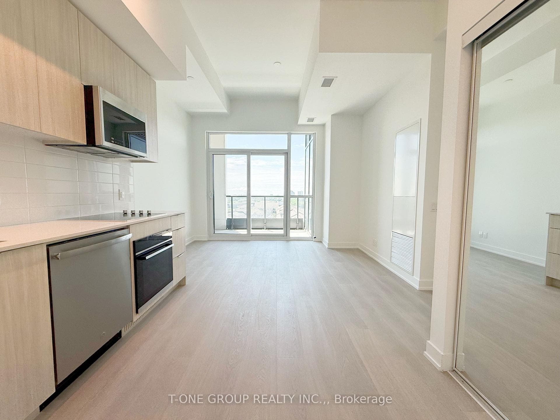 Kitchen+ Living Room