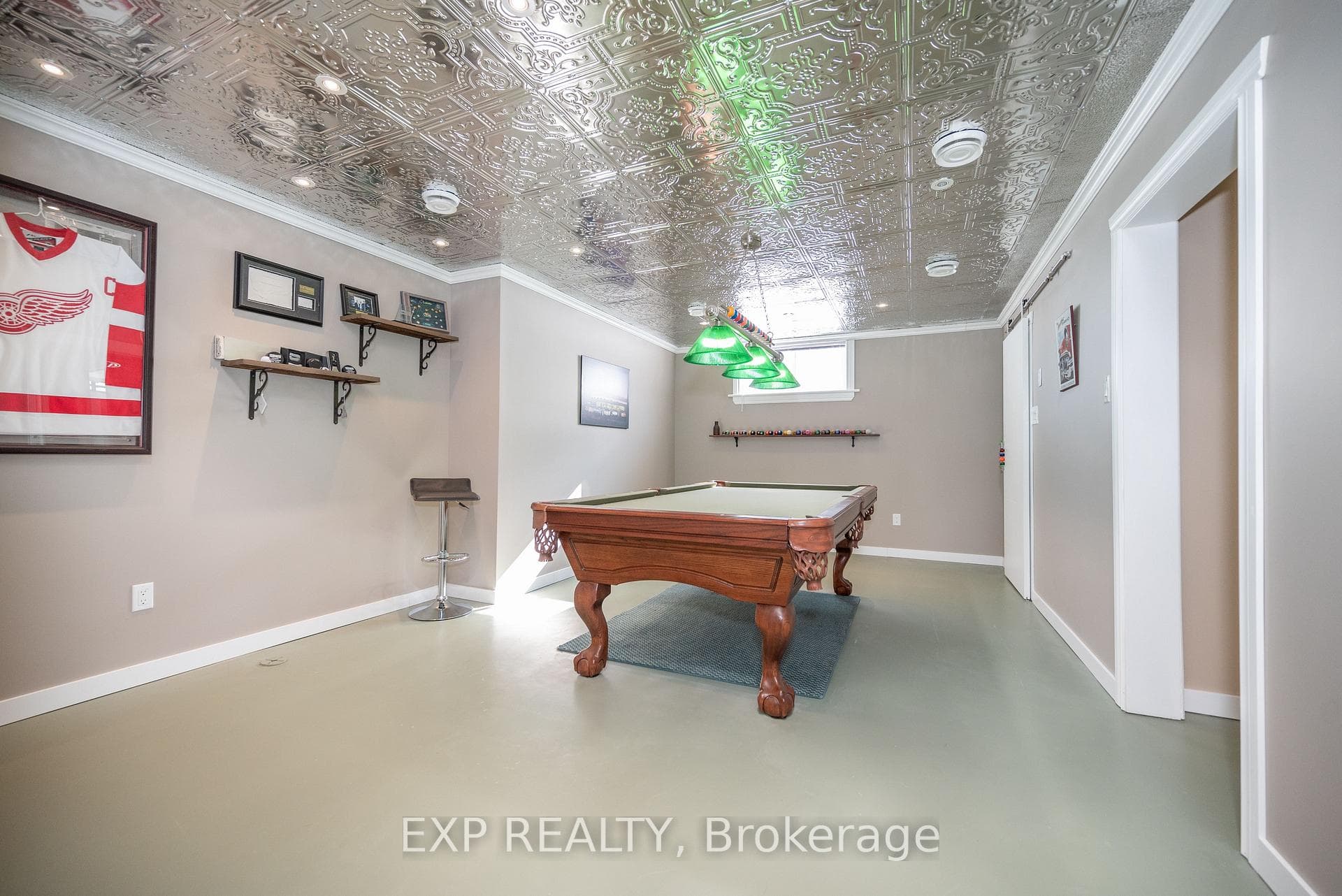 Pool/games room