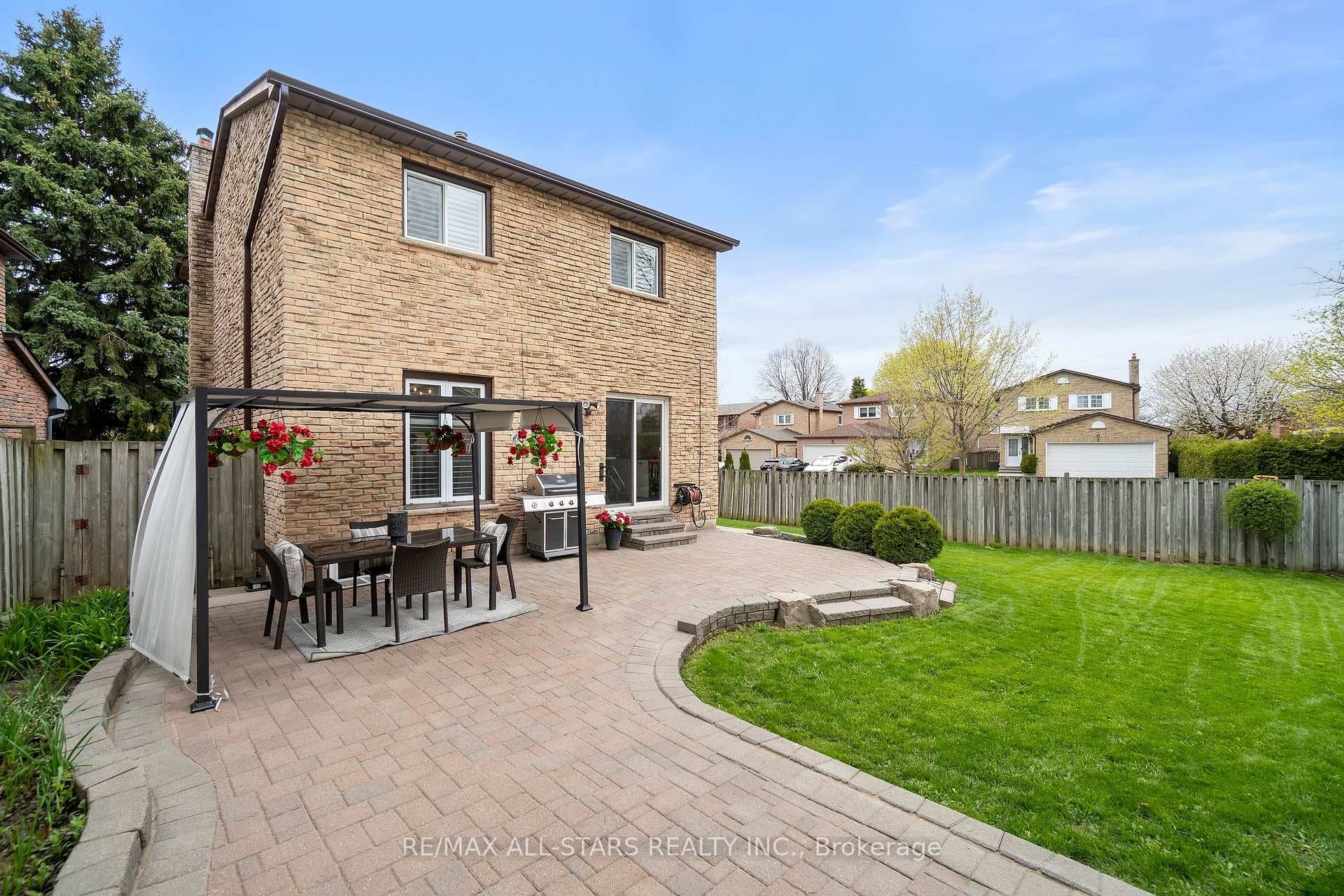 96 Tunney Crescent photo 40