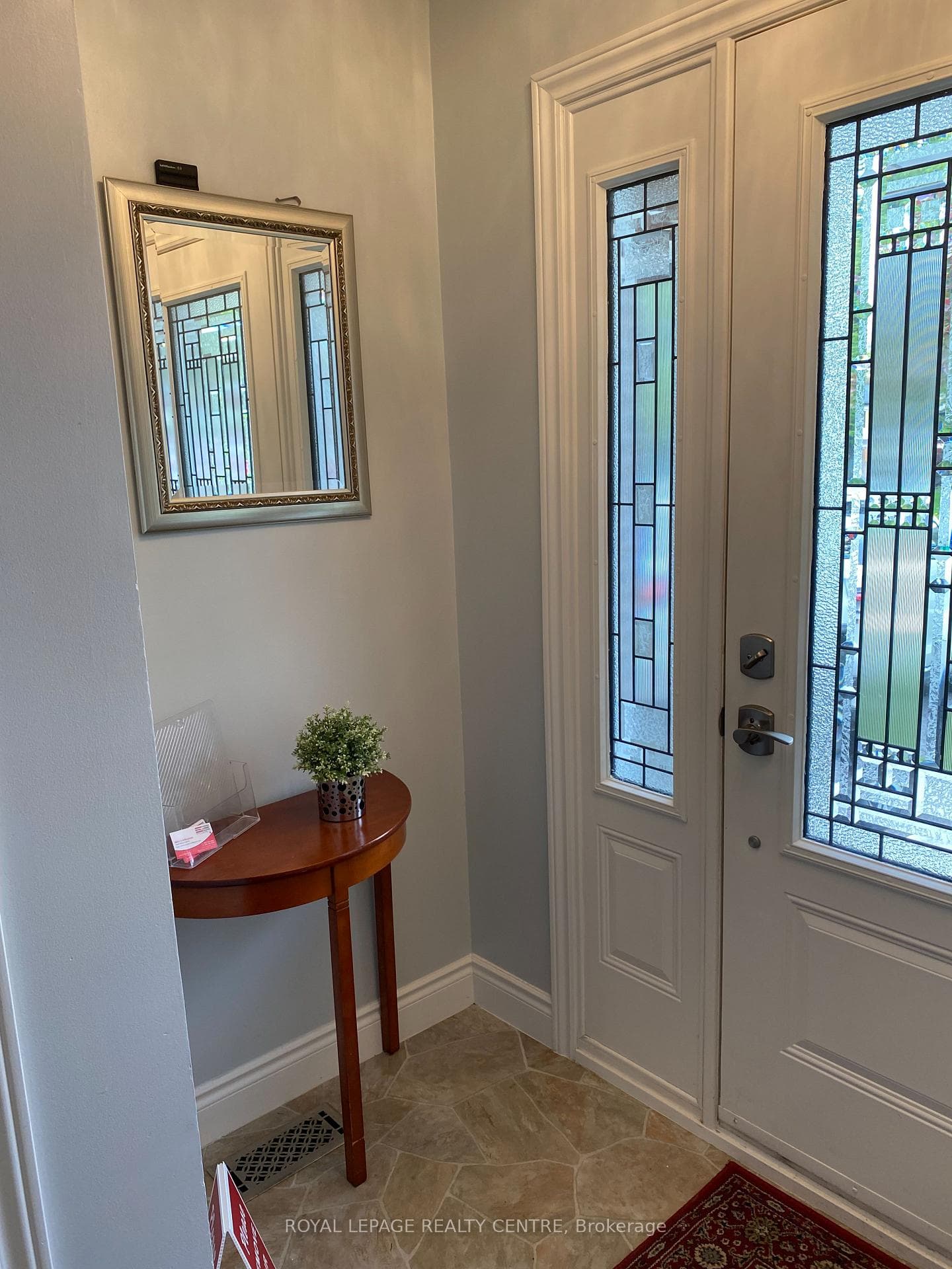 35 Aintree Crescent photo 5