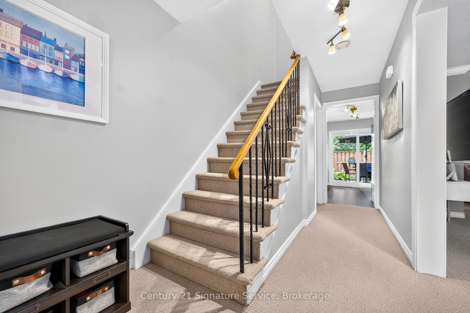 5183 Banting Court photo 30