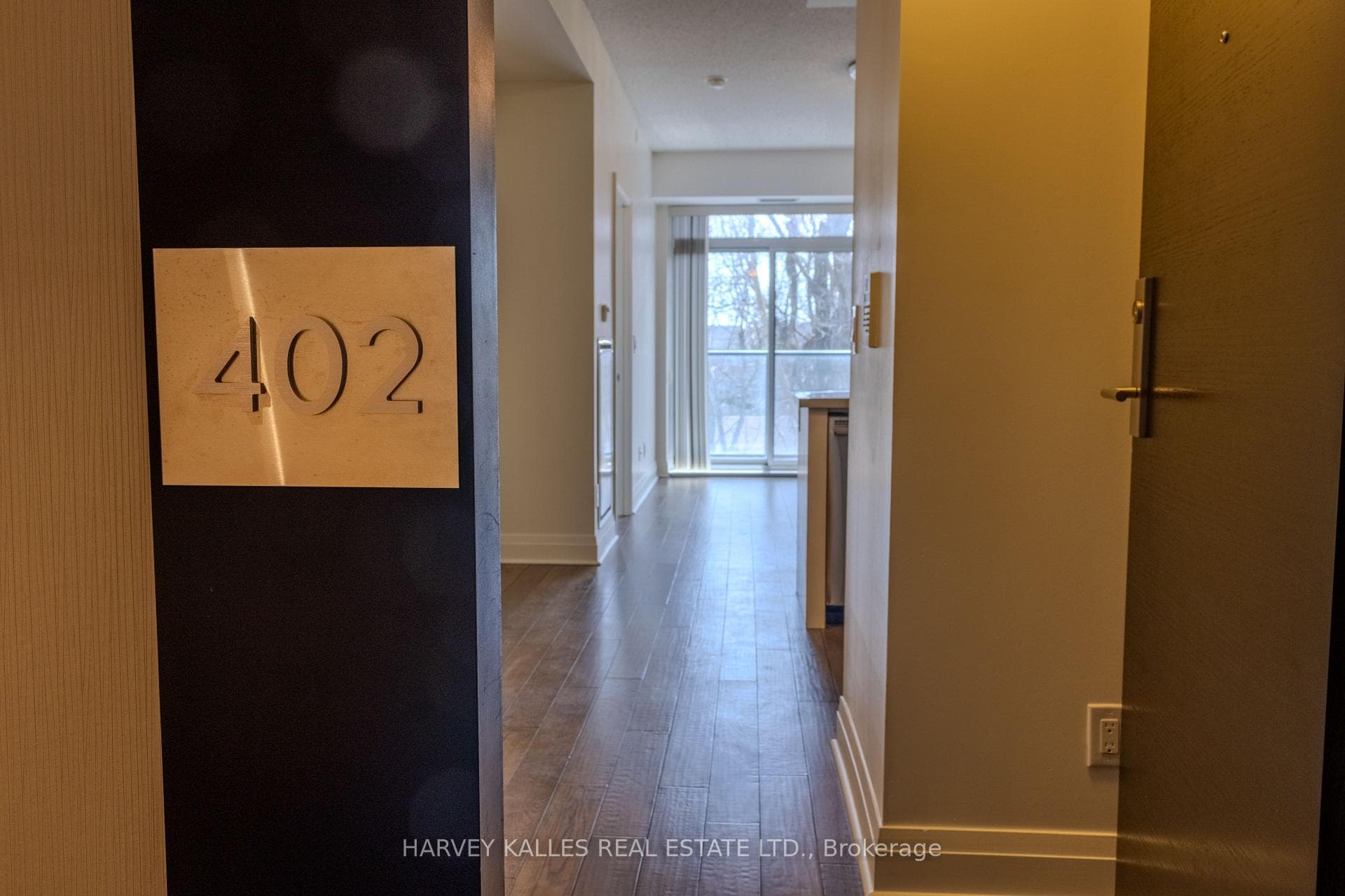 399 Spring Garden Avenue Unit 402 photo 2