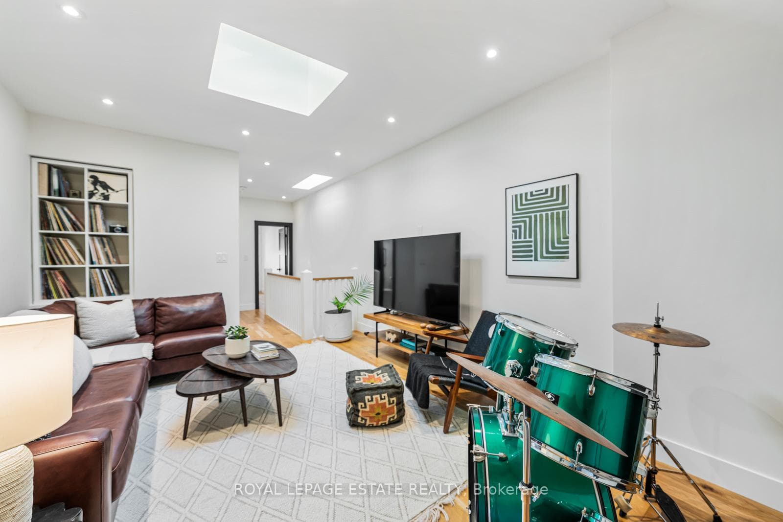 151 First Avenue photo 29