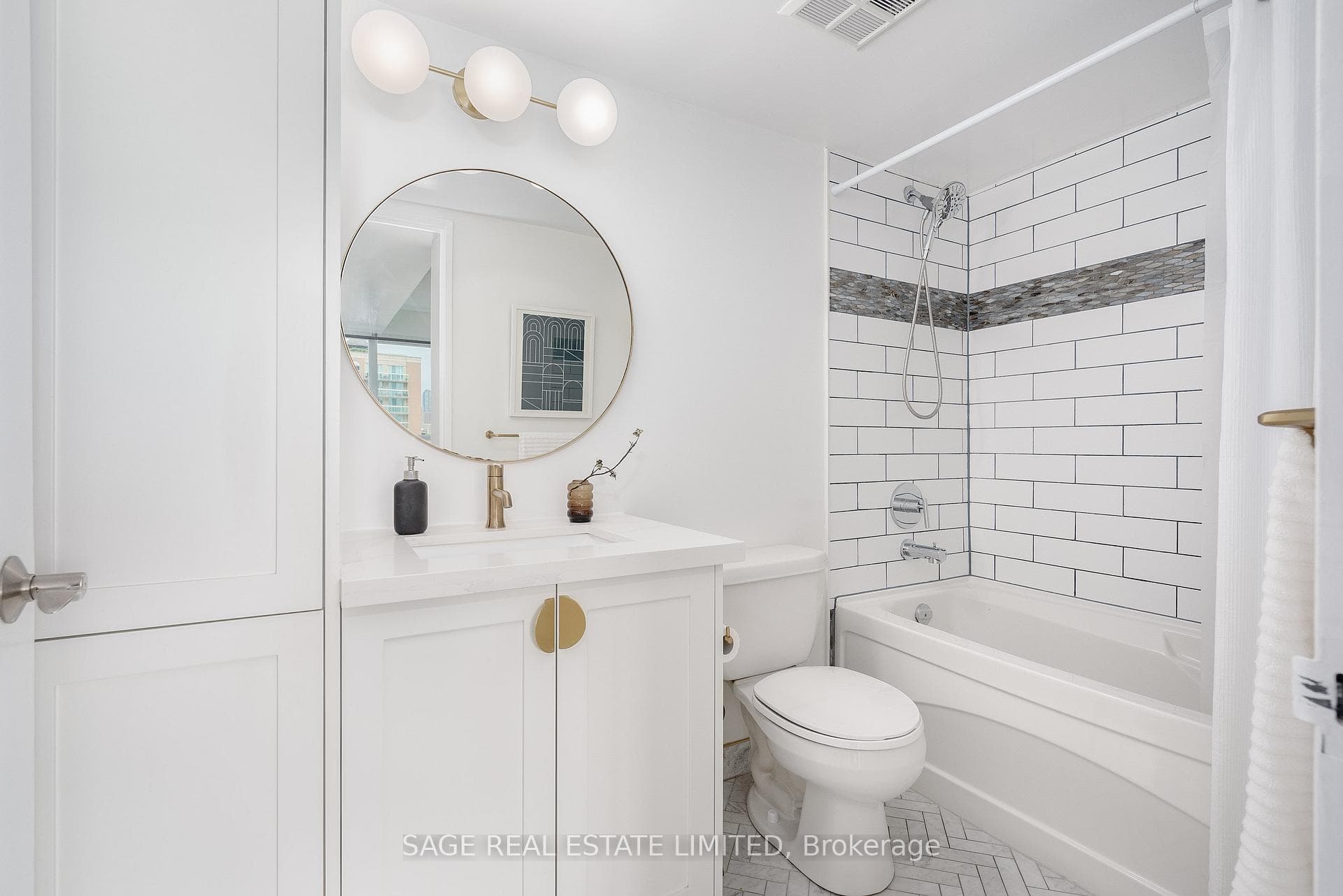 230 King Street Unit 1119 photo 25