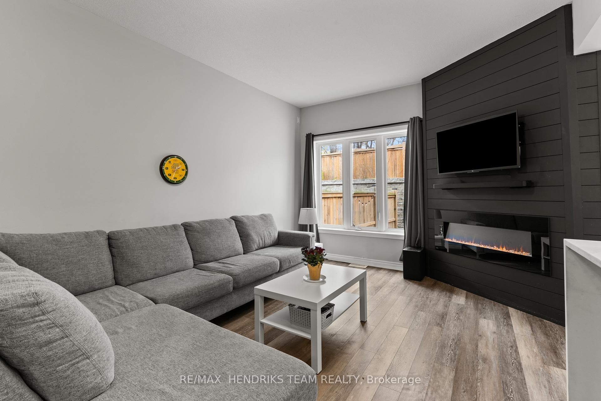 11 Dennis Drive photo 10