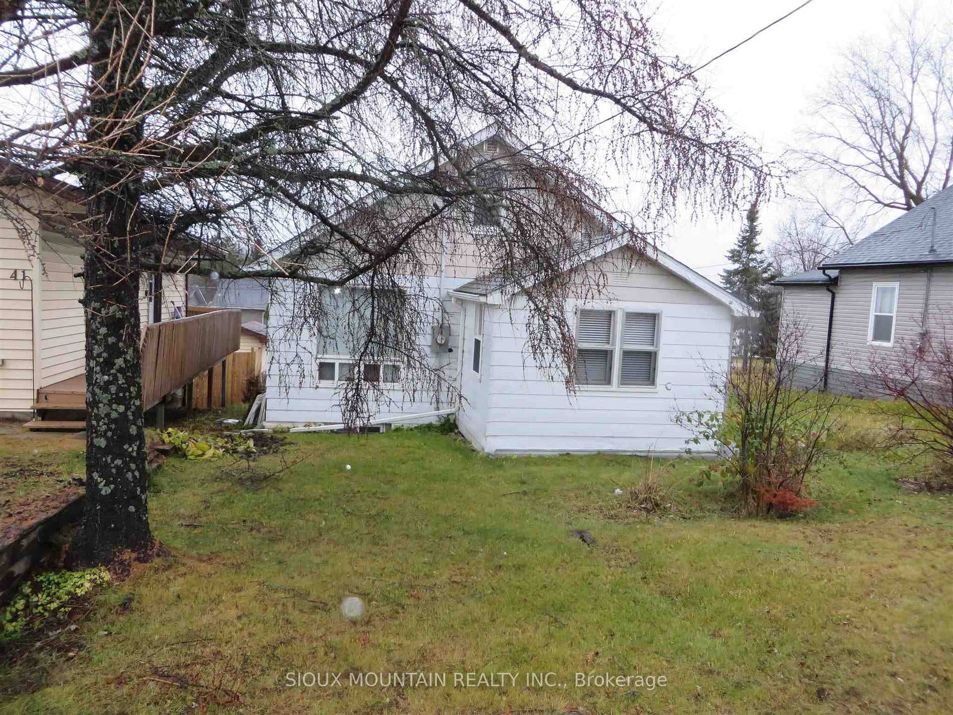 41.5 Wellington Street photo 1