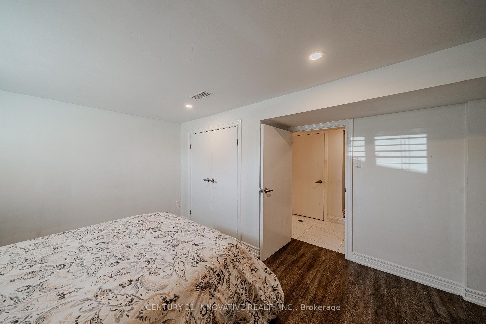 60 Dorking Crescent photo 42