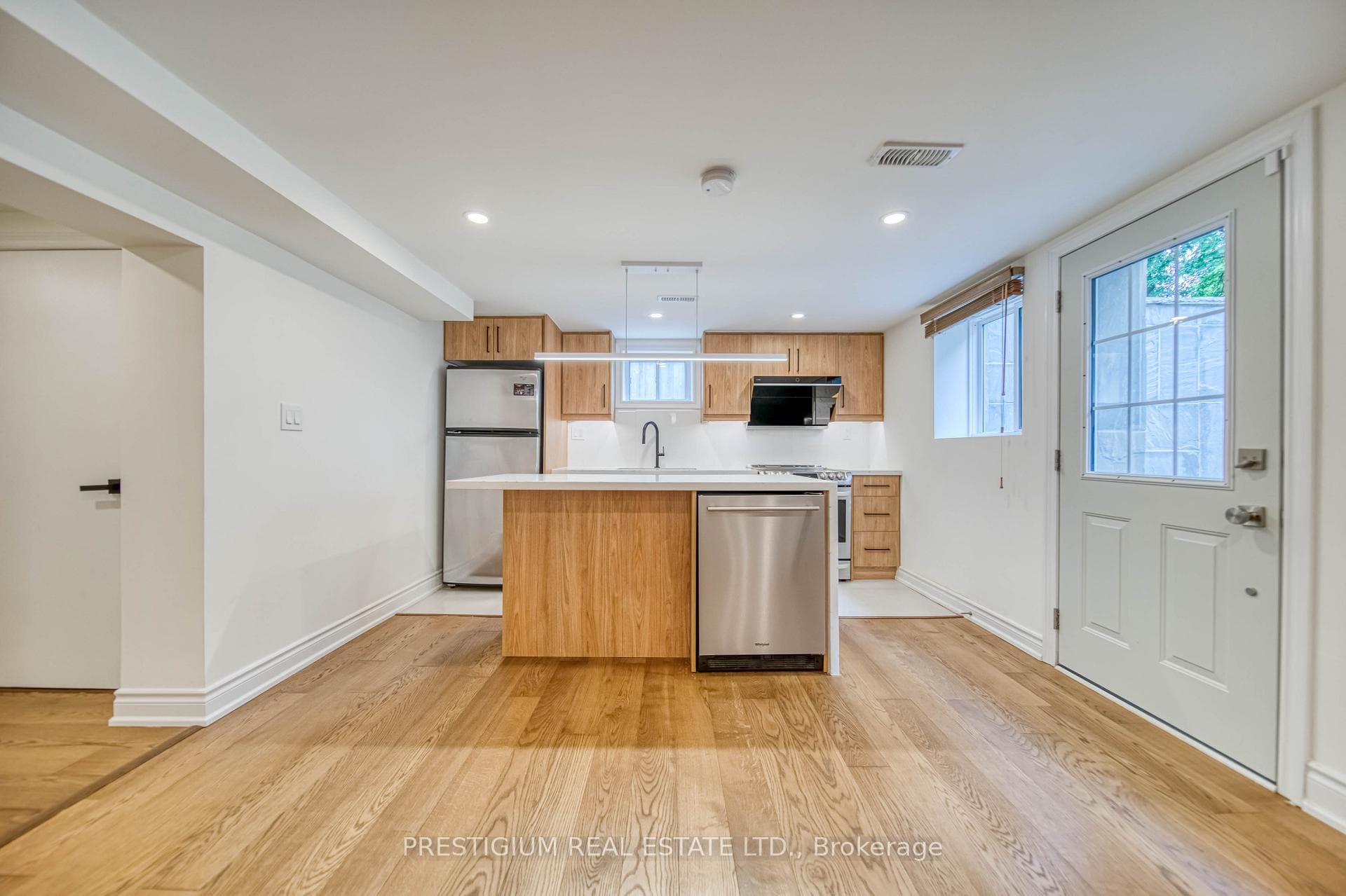 12 Collinson Boulevard photo 22
