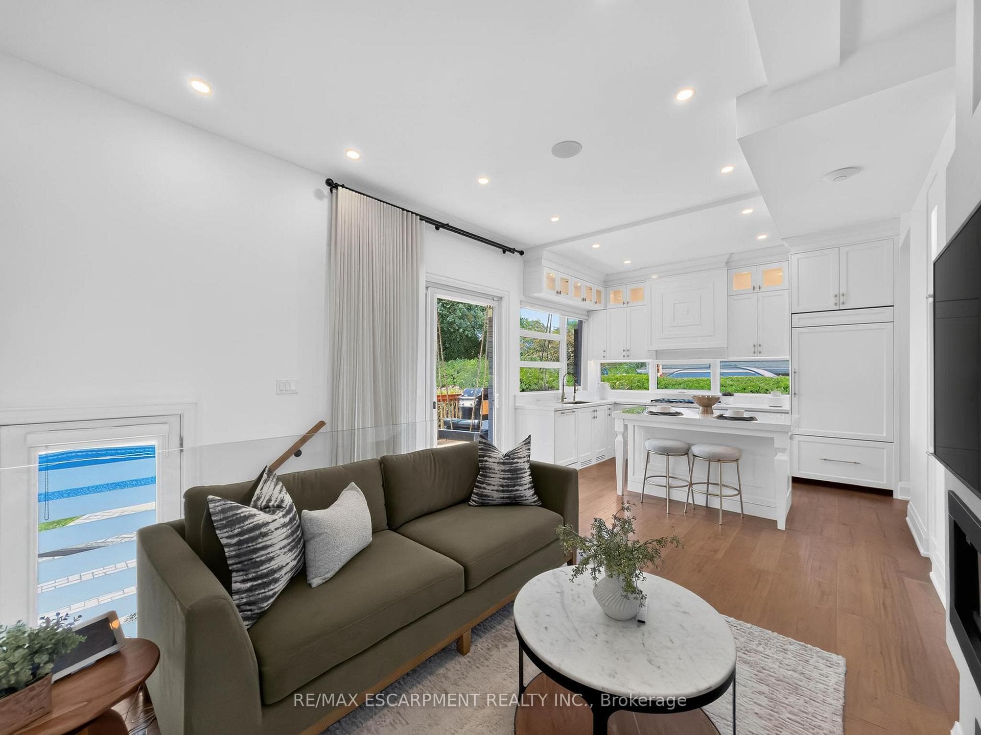 5178 Hunter Drive photo 17