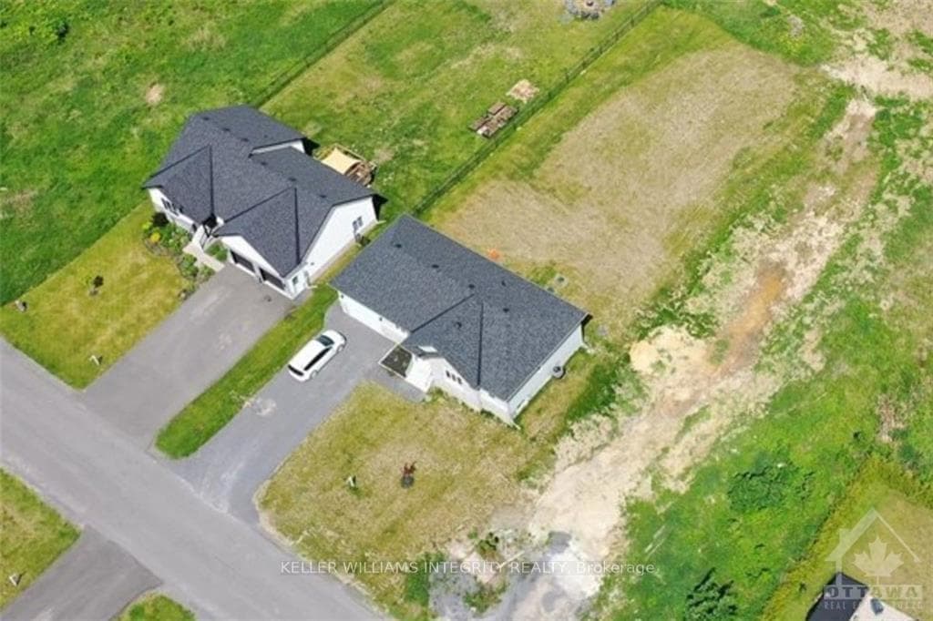 241 ROXANNE Street photo 30