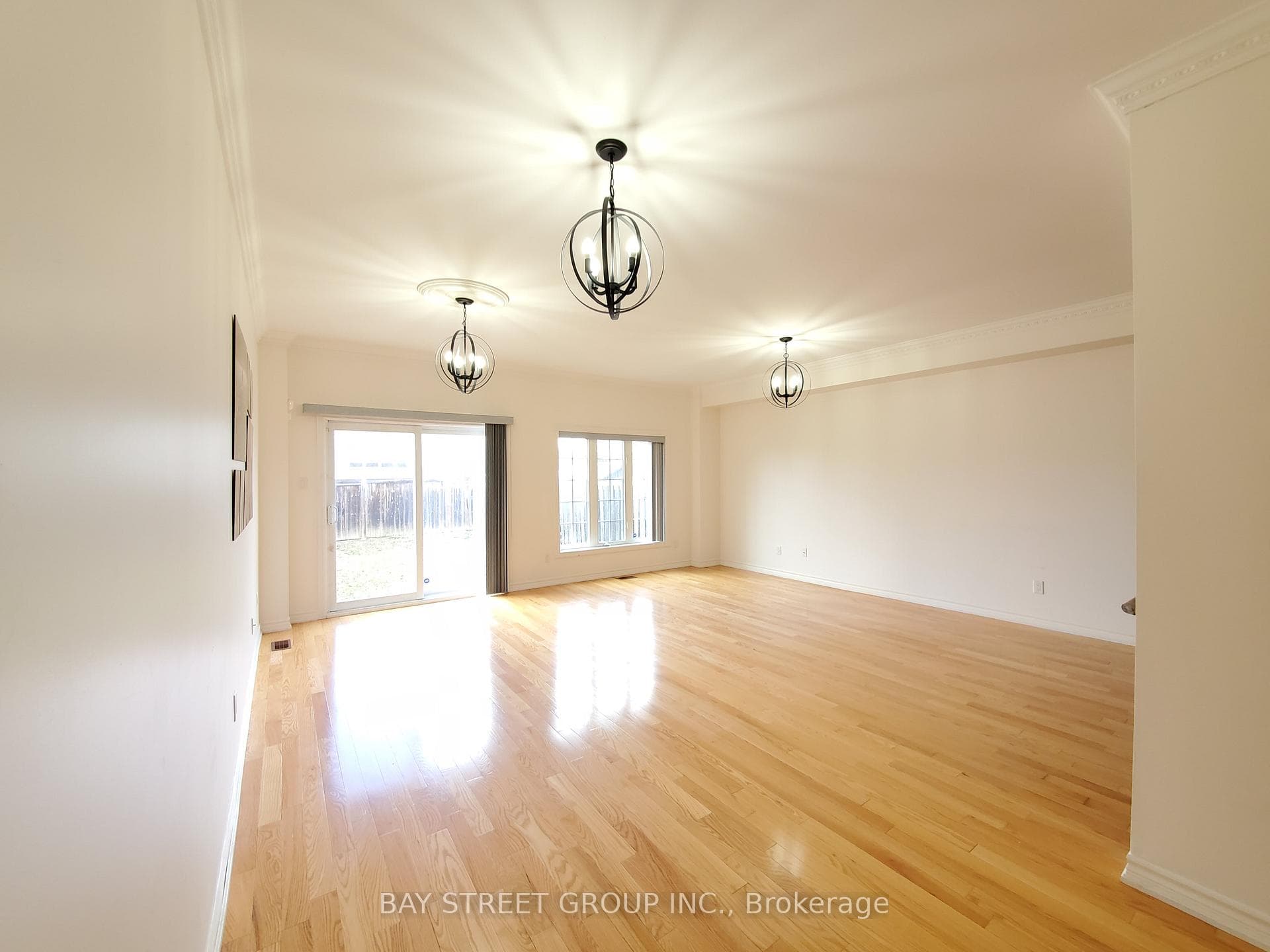 12 Alvarado Avenue photo 2
