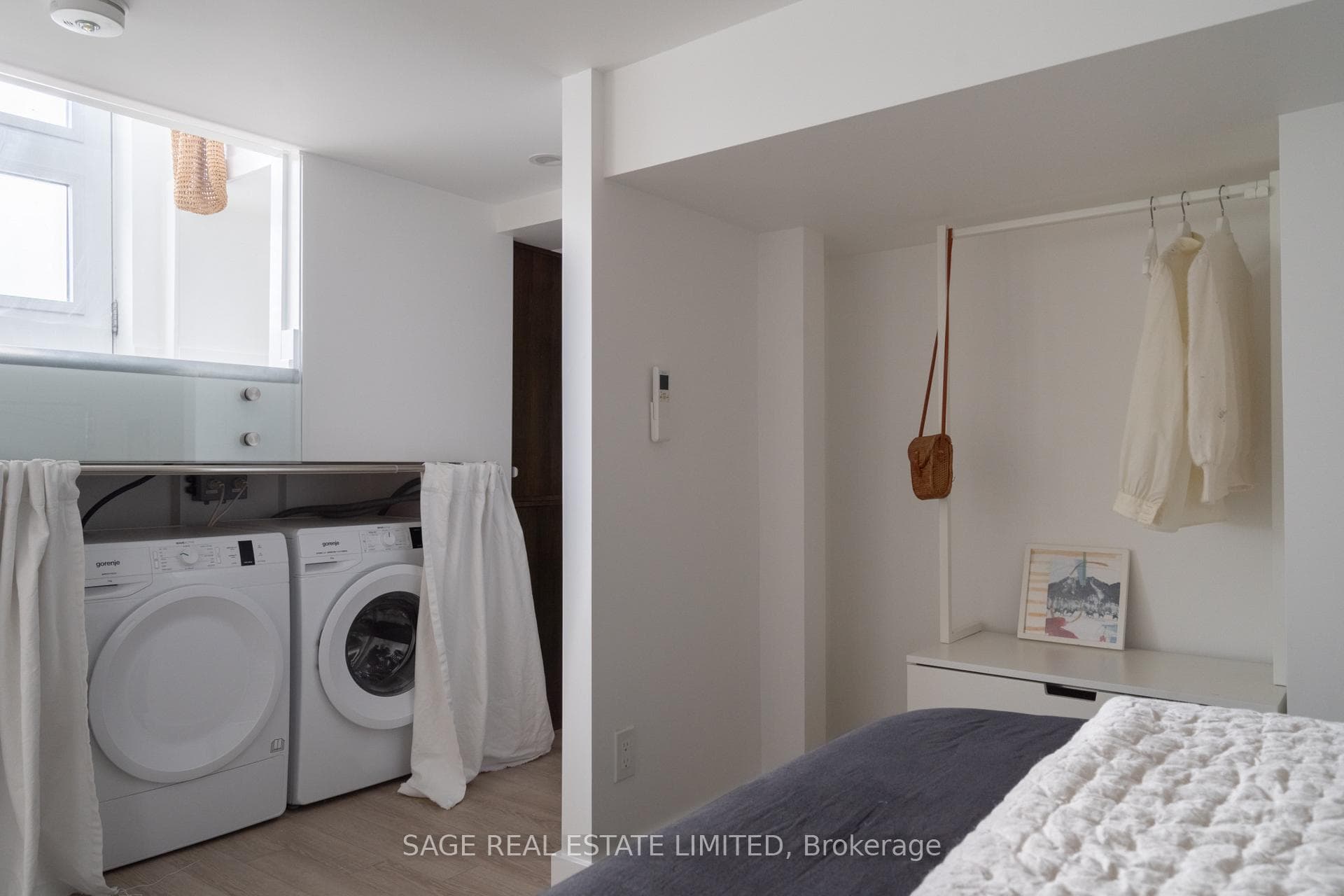 276 Oakwood Avenue photo 44