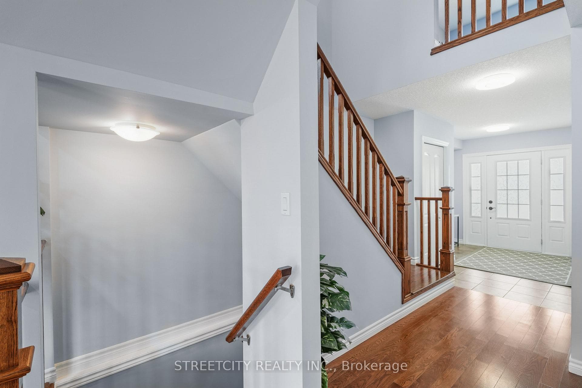 943 Grenfell Drive photo 3