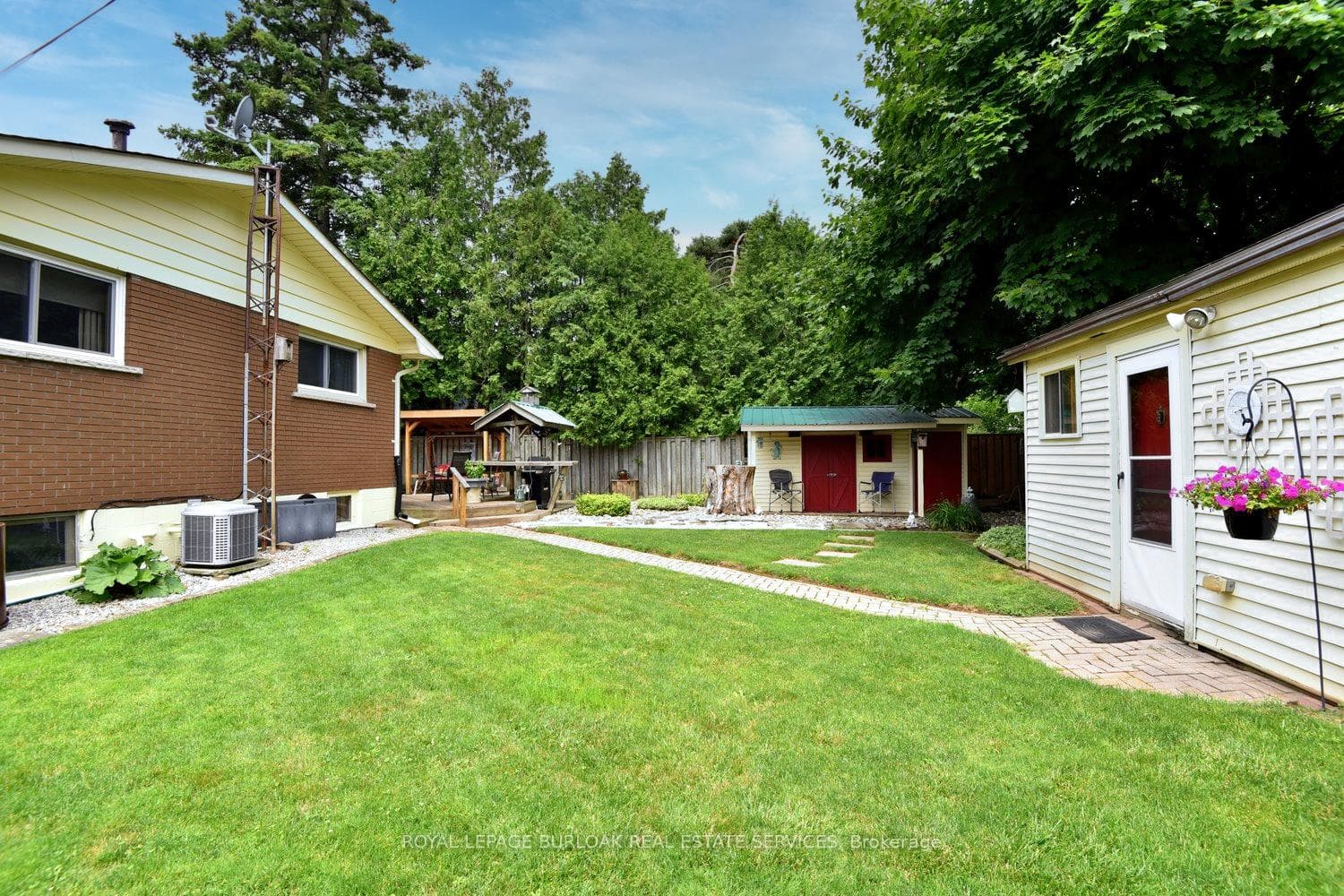 5376 Murray Crescent photo 36