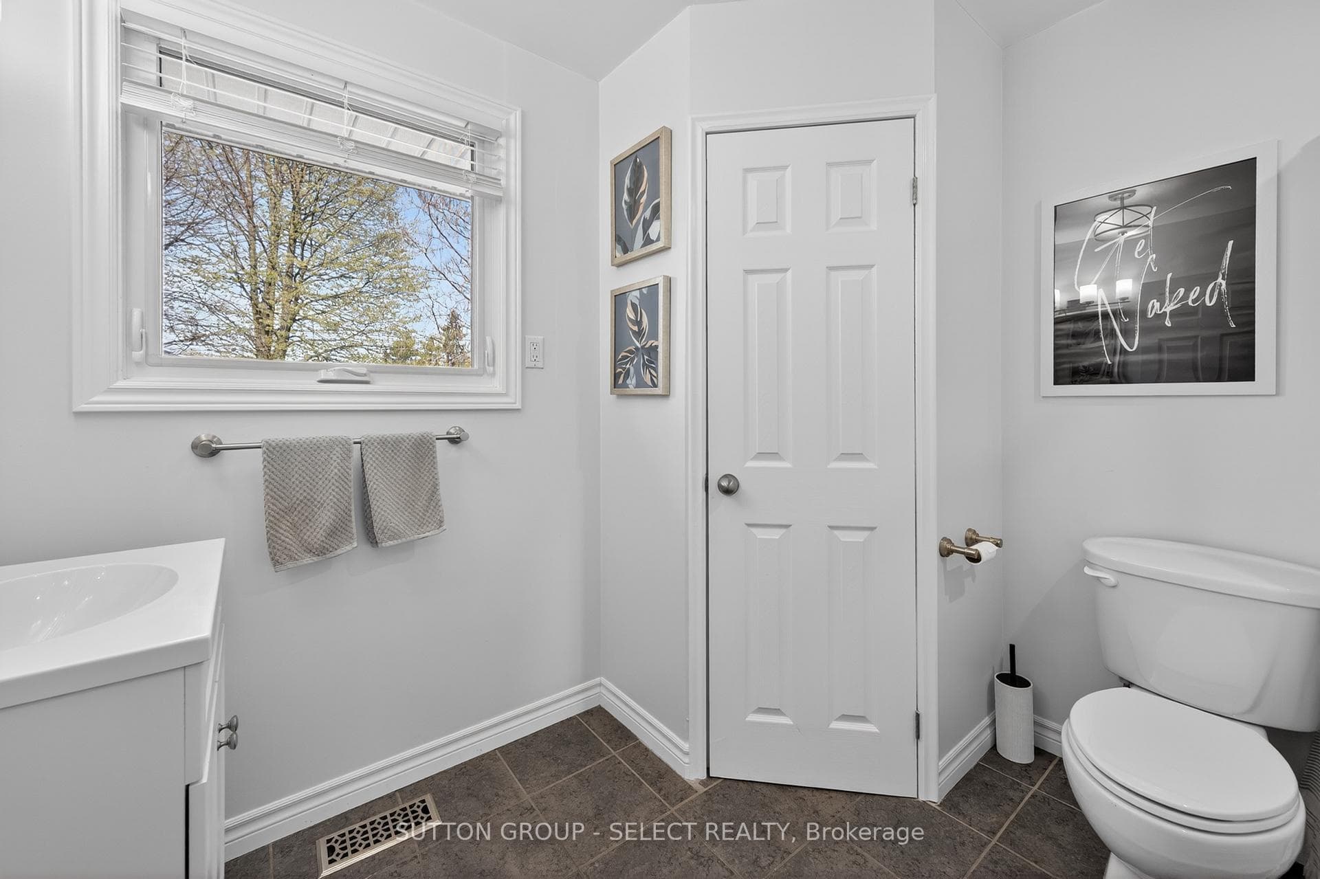 86 TEWKSBURY Crescent photo 23