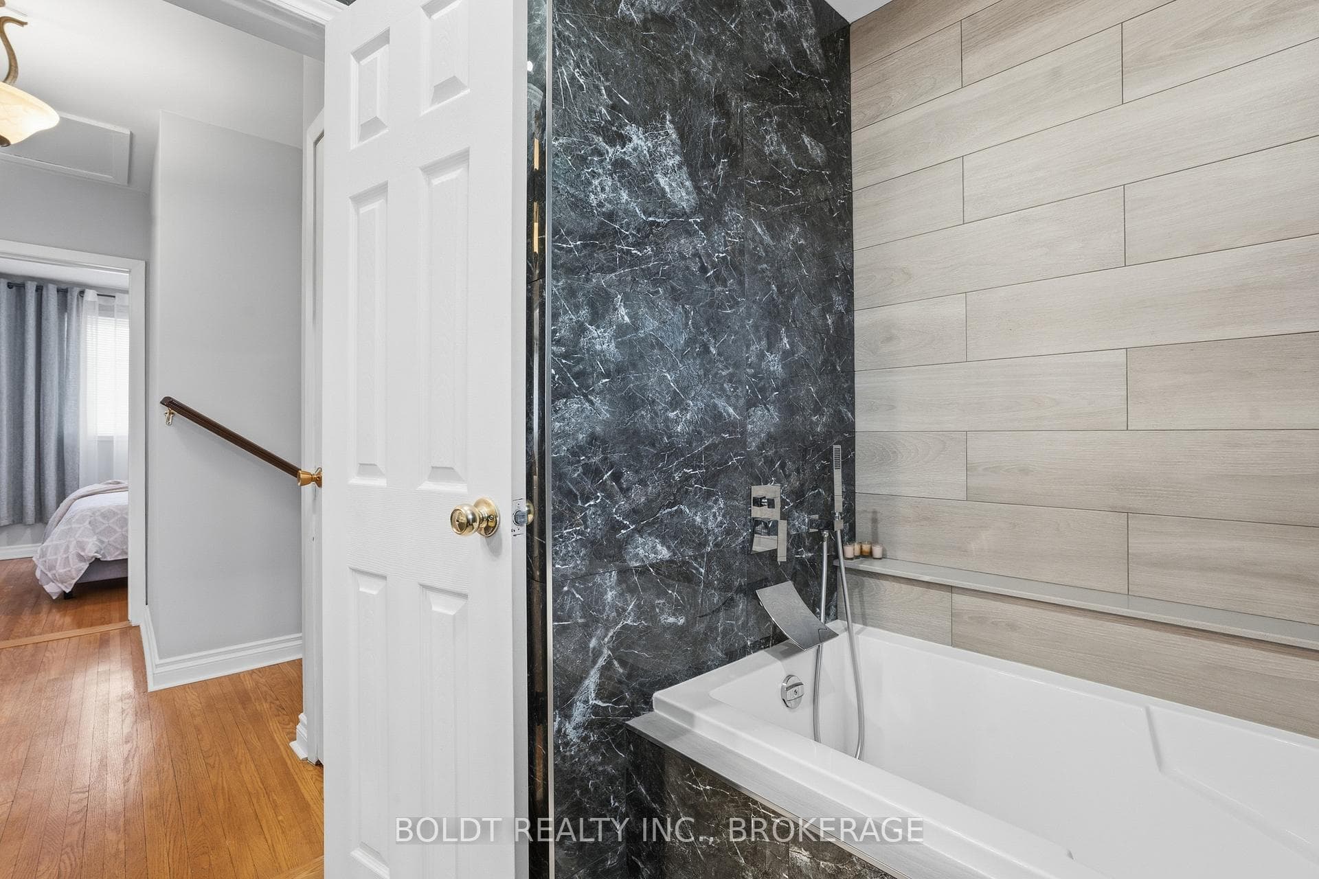 628 Vine Street photo 28