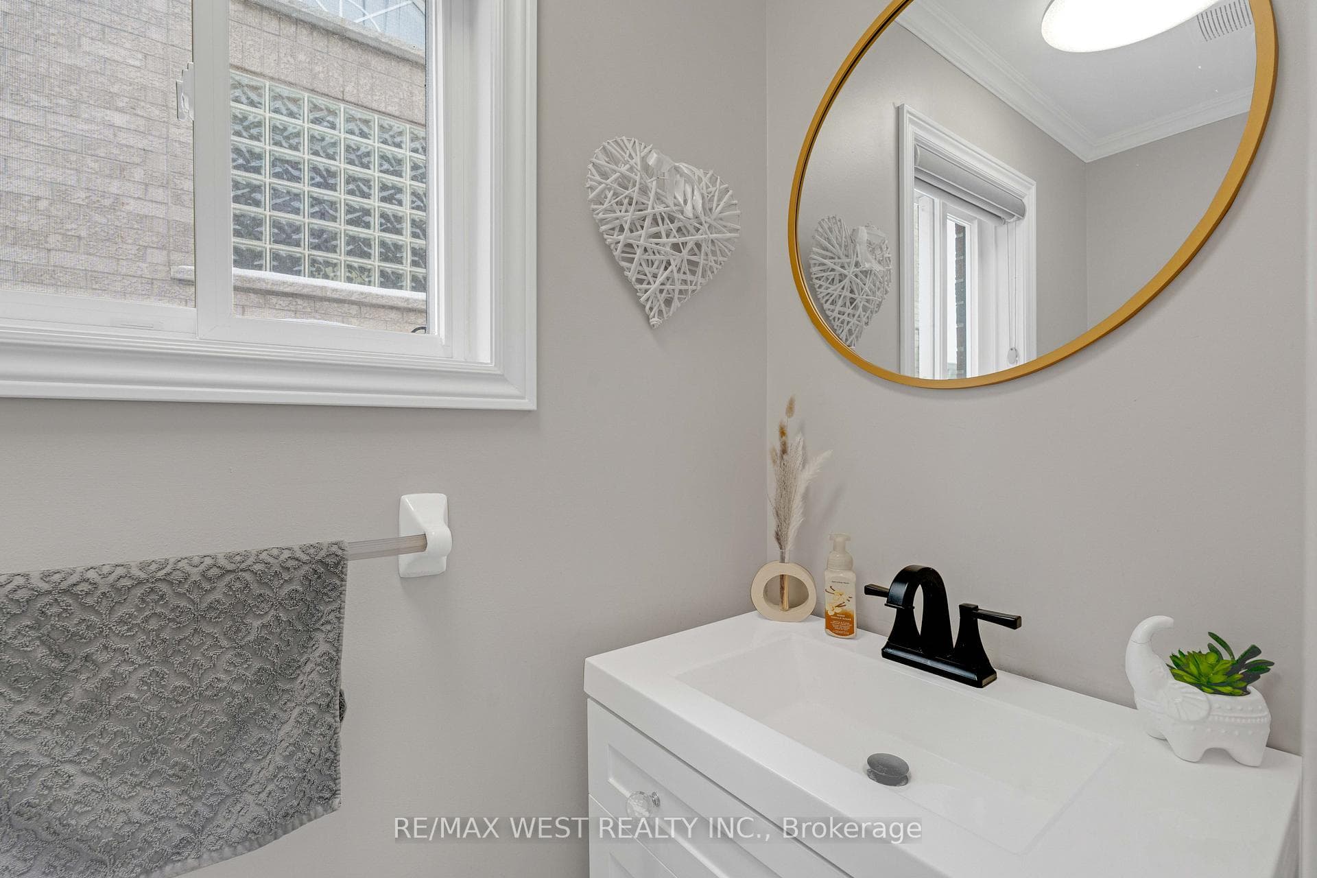 101 Cedargrove Road photo 21