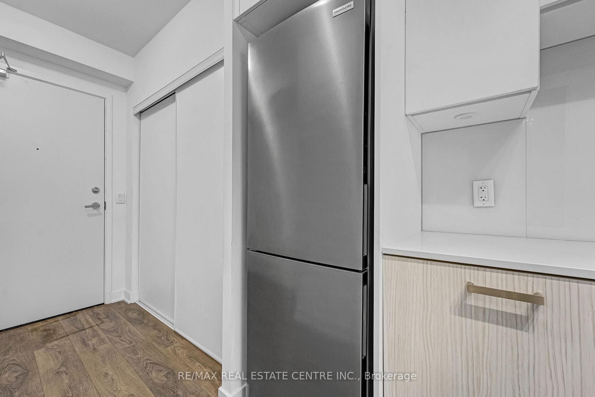 195 Redpath Avenue Unit 3616 photo 11