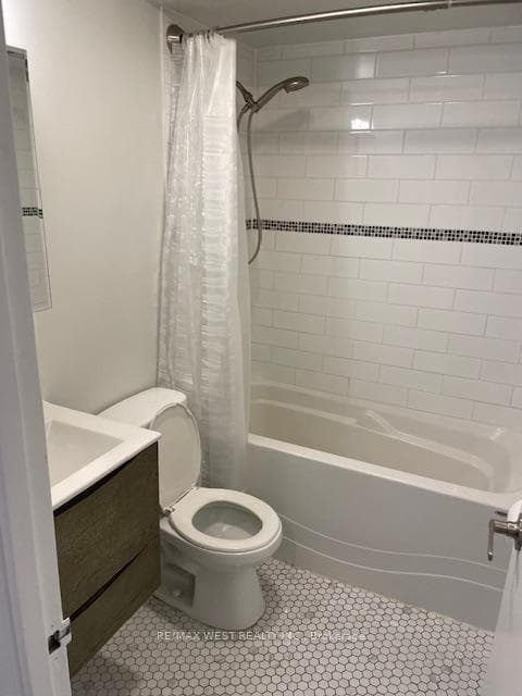 13 Sorauren Avenue Unit 2 photo 7