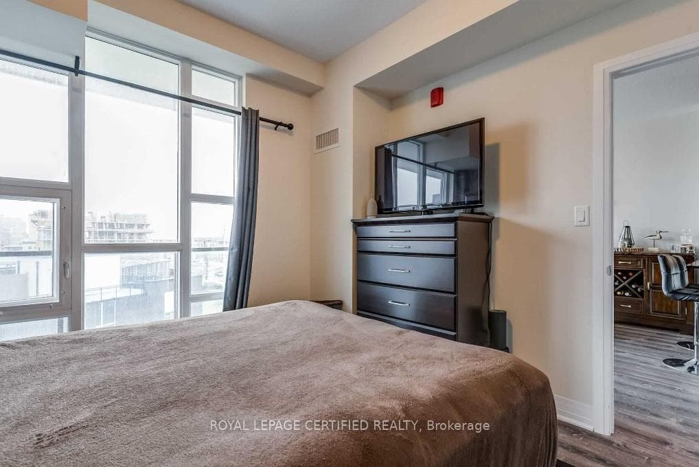 10 Concord Place Unit 407 photo 13