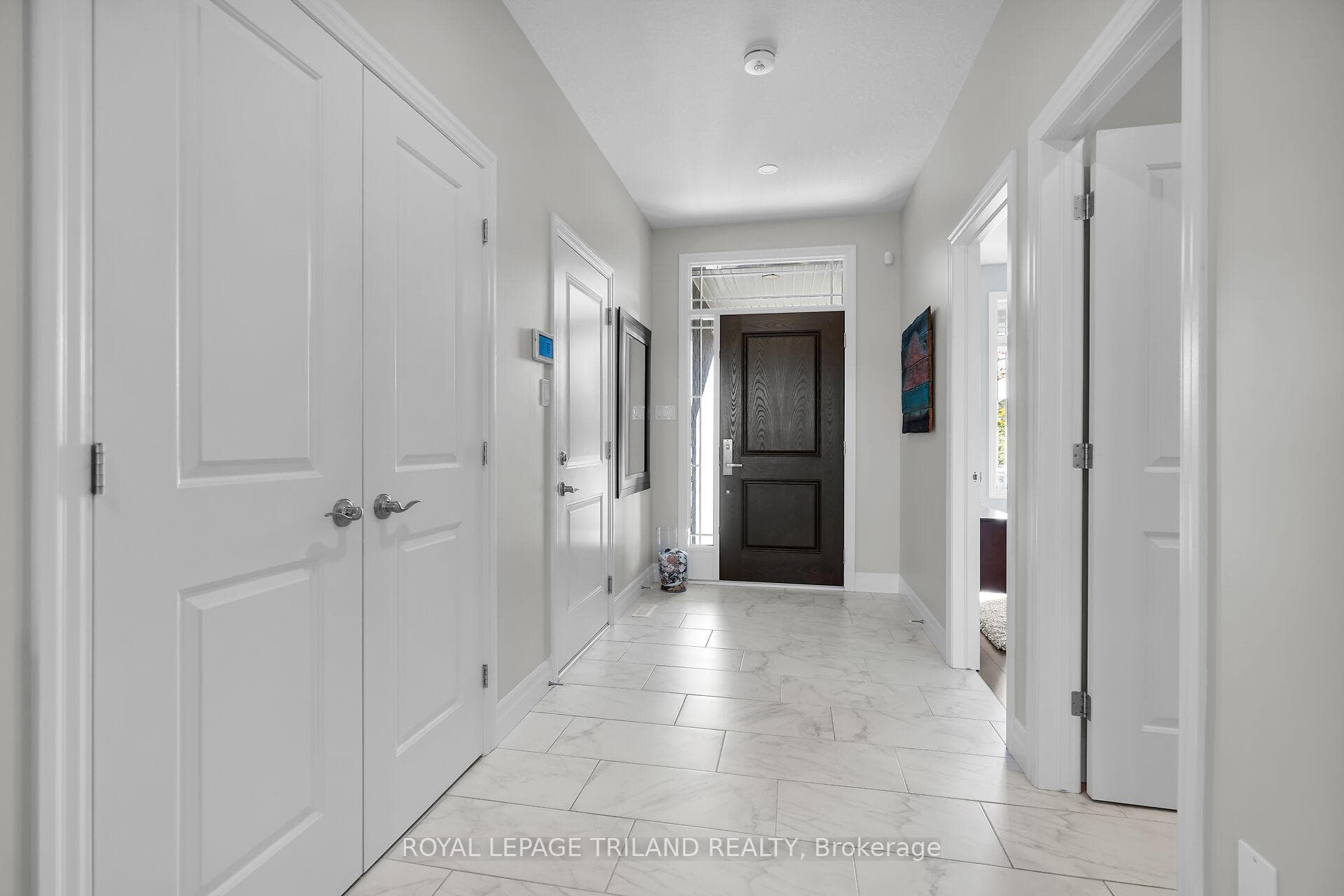Main Floor: Foyer