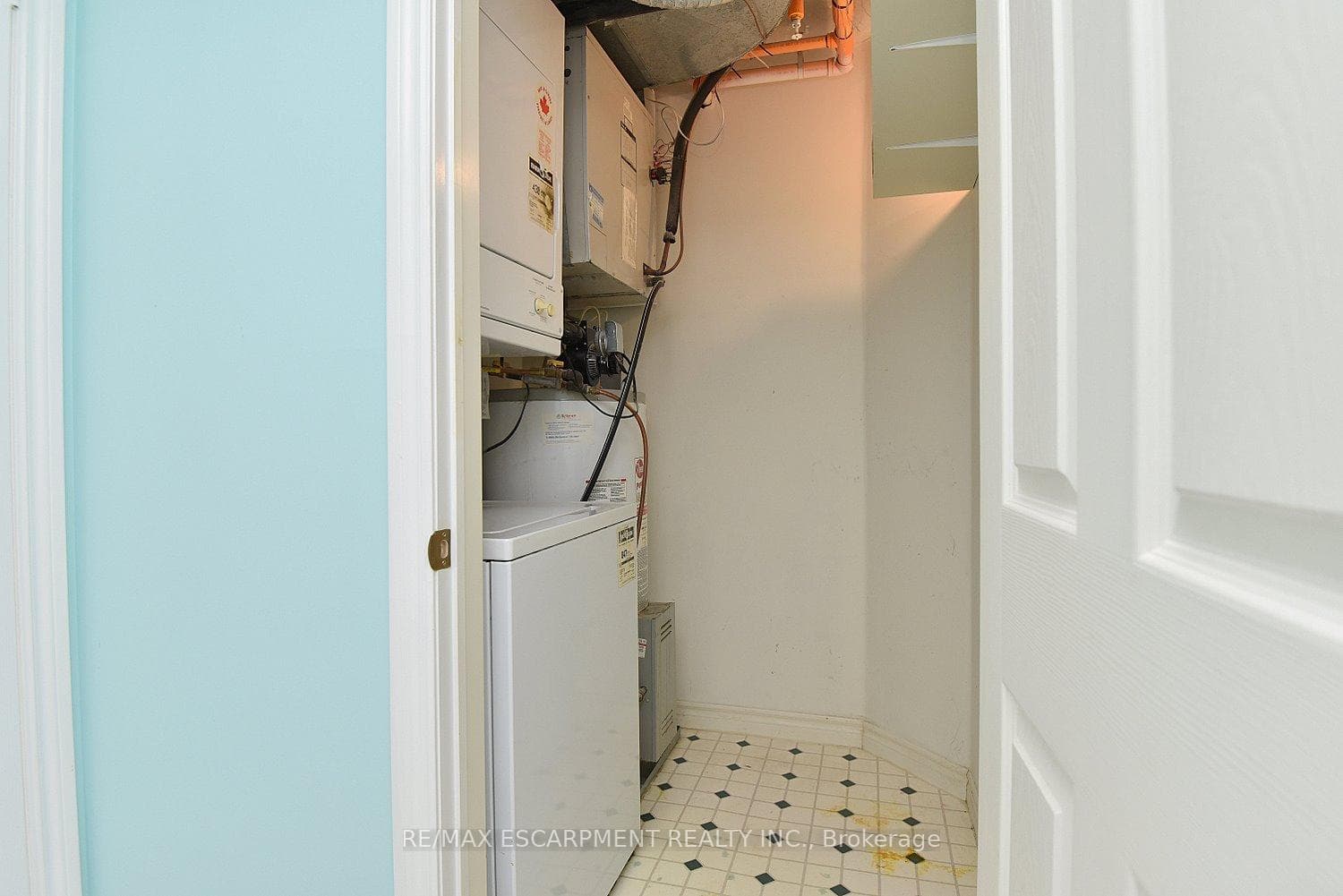 1421 Walkers Line Unit 203 photo 28