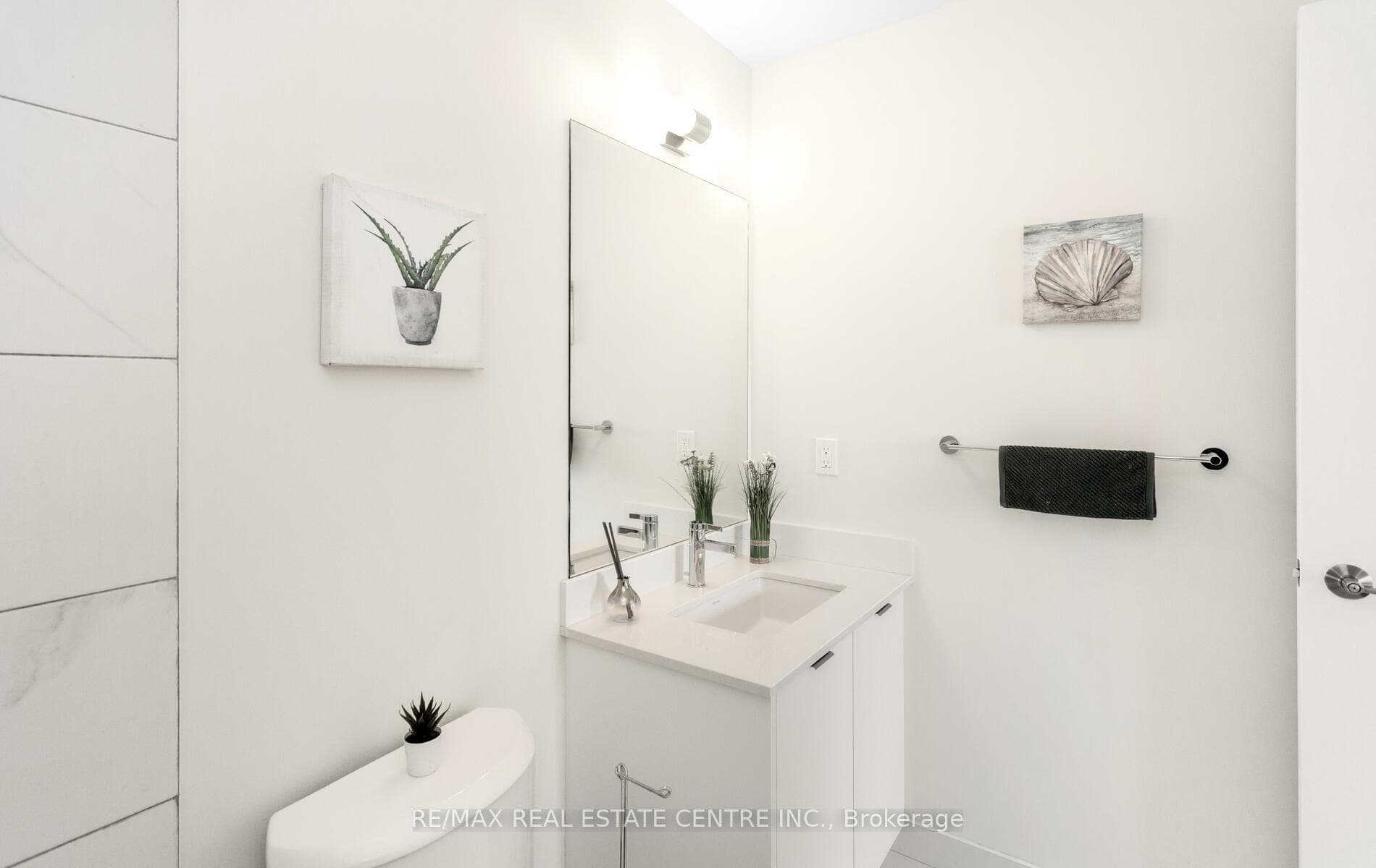 202 Burnhamthorpe Road Unit 2208 photo 27