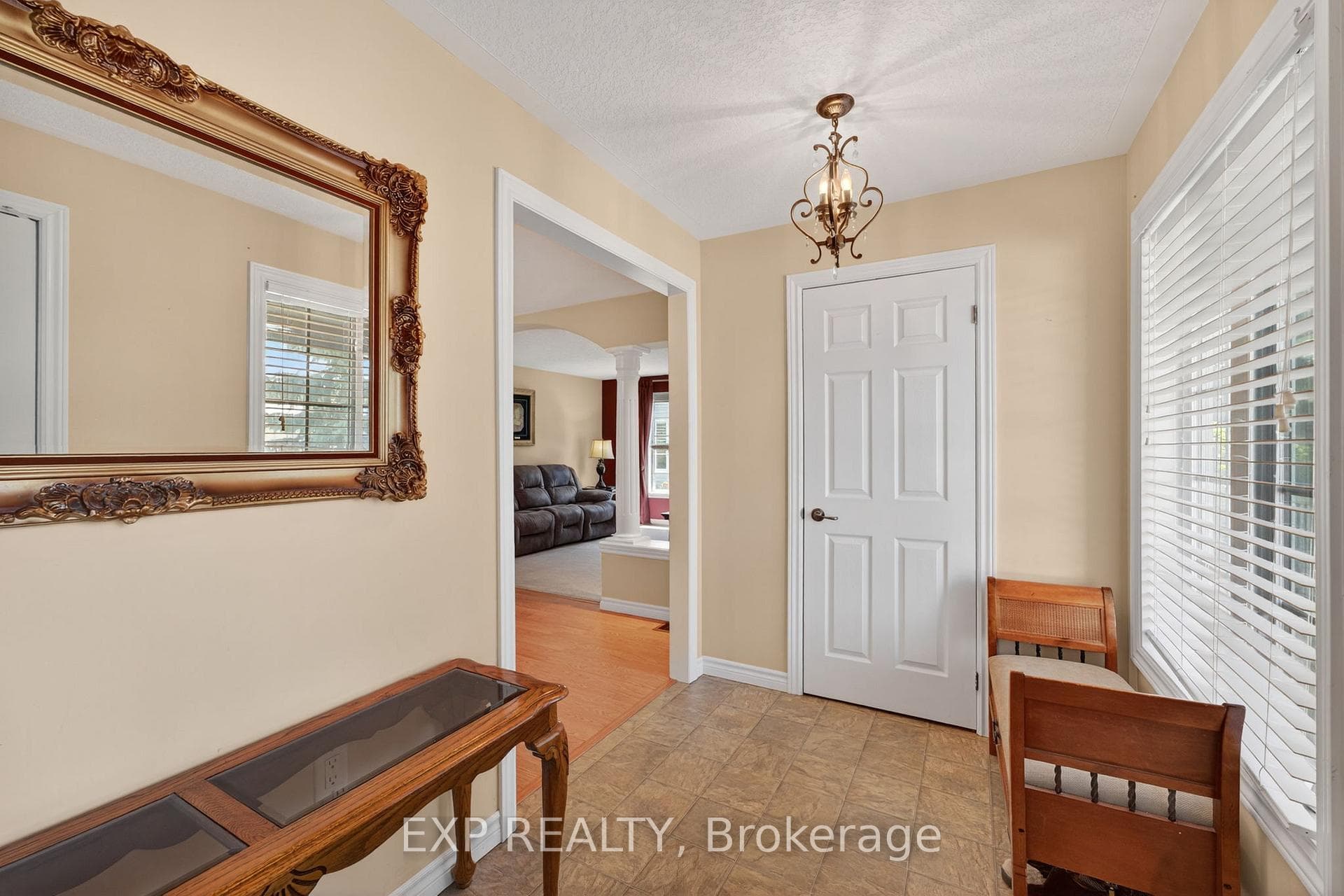 30 Illinois Crescent photo 4