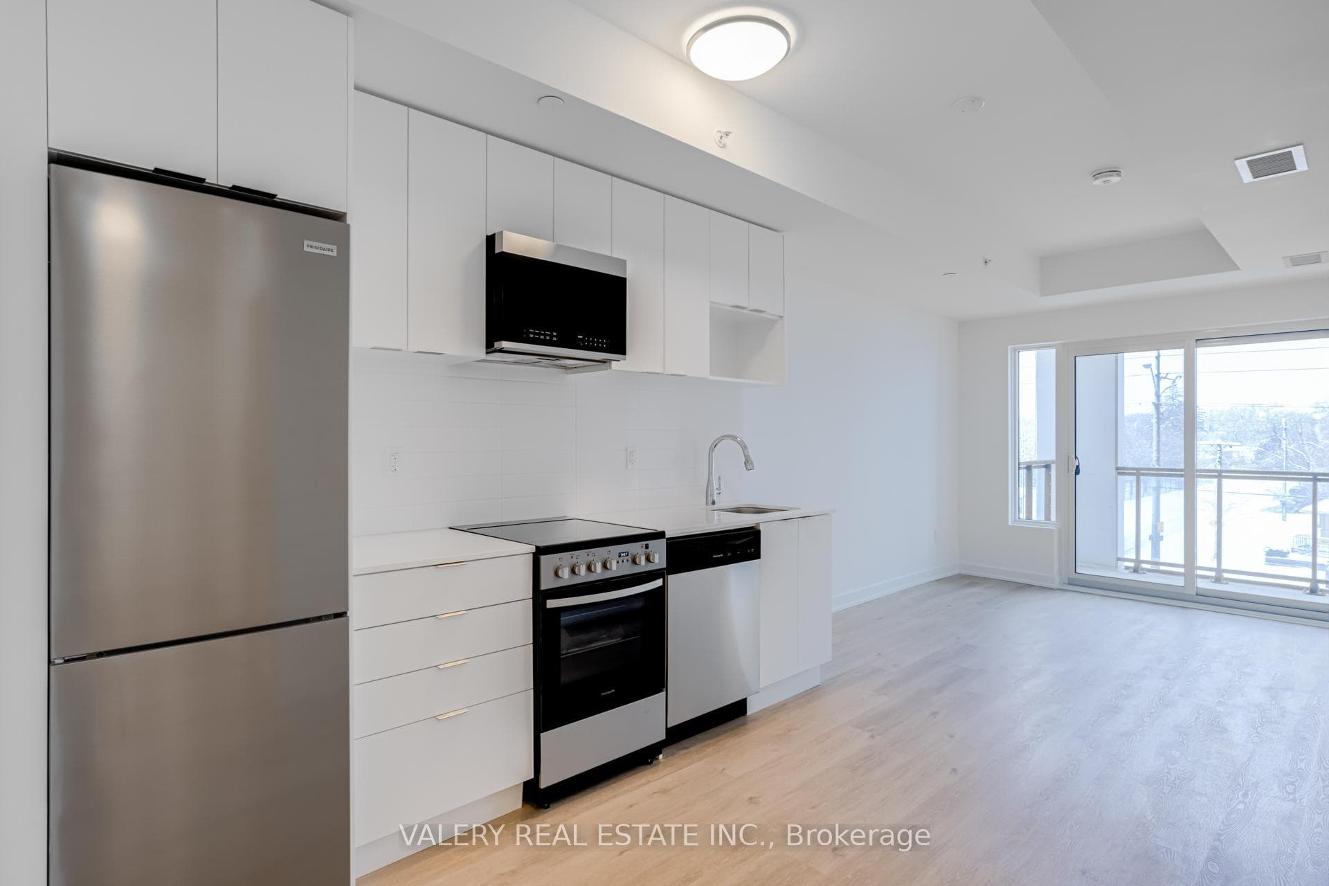 4569 Kingston Road Unit 305 photo 1