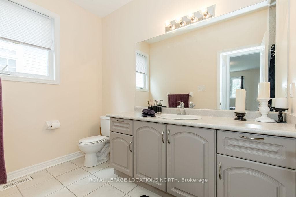 33 Grand Poplar Lane photo 19