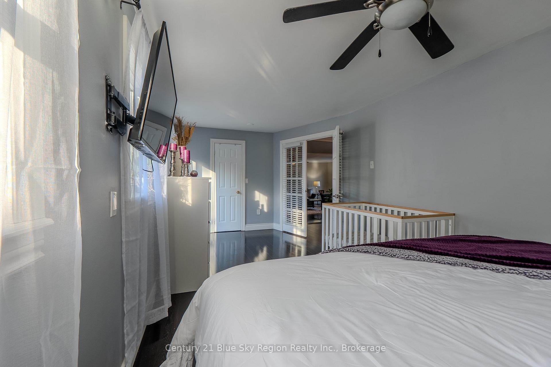 77 Berkley Boulevard photo 23