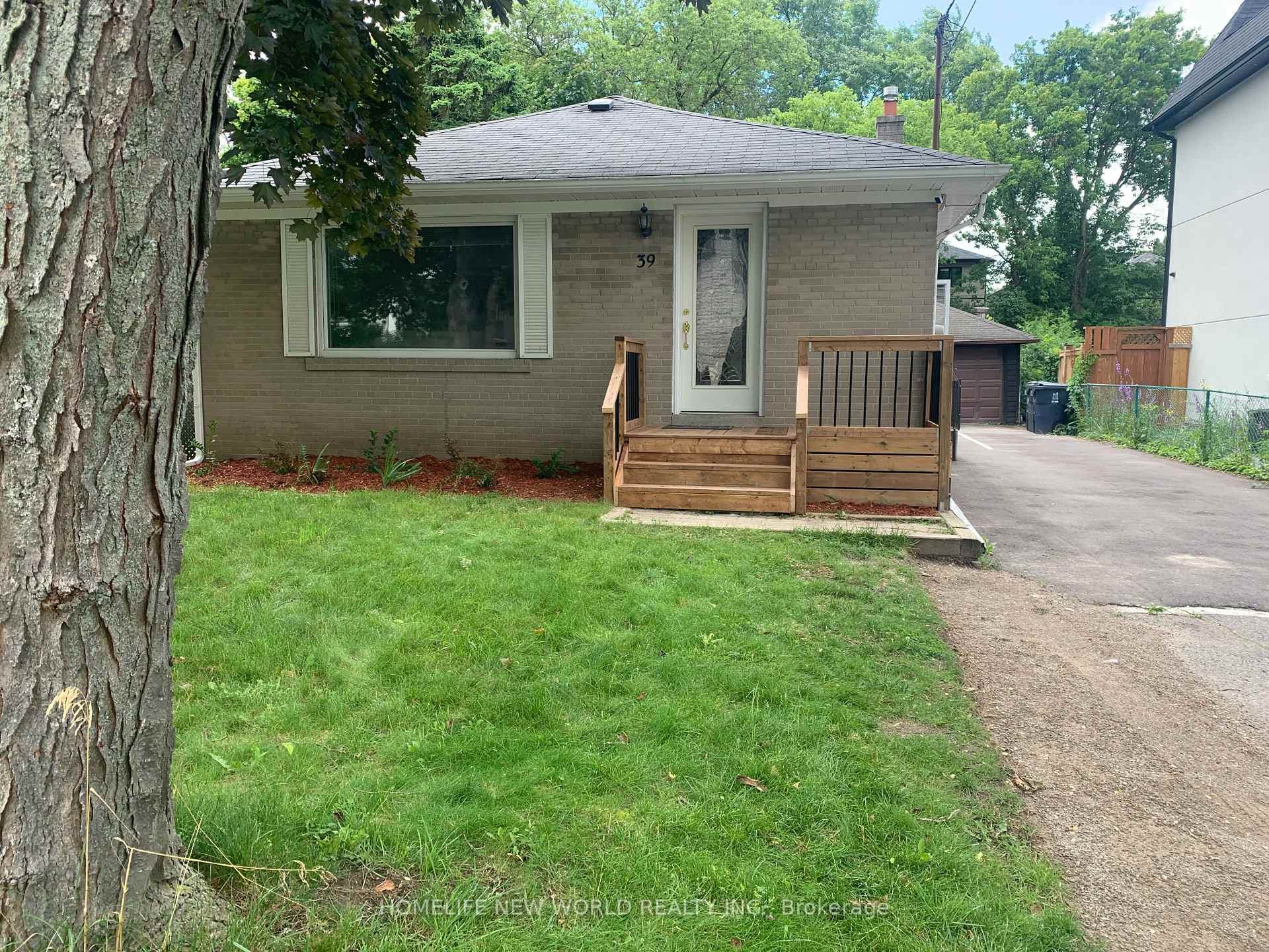 39 Otonabee Avenue photo 3