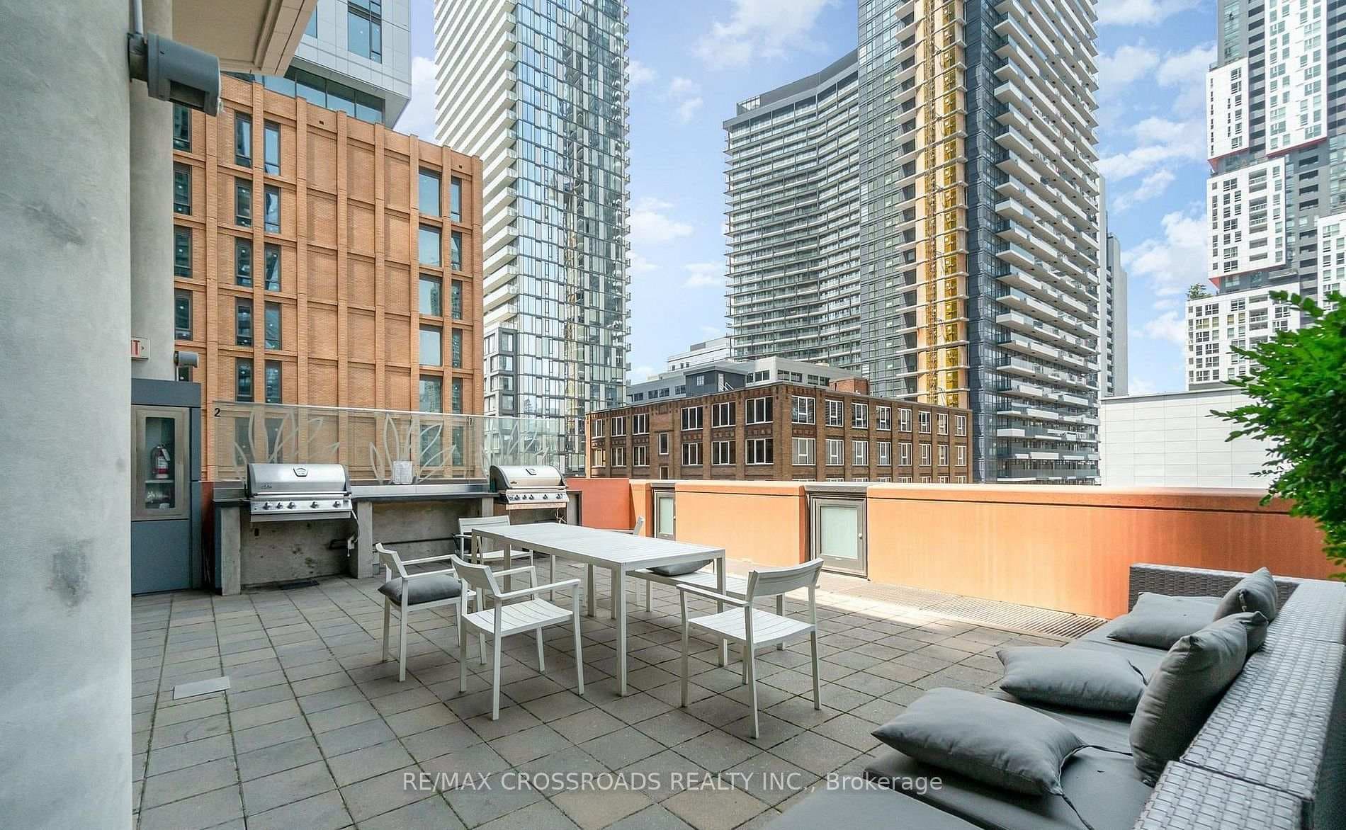 21 Widmer Street Unit 1412 photo 13