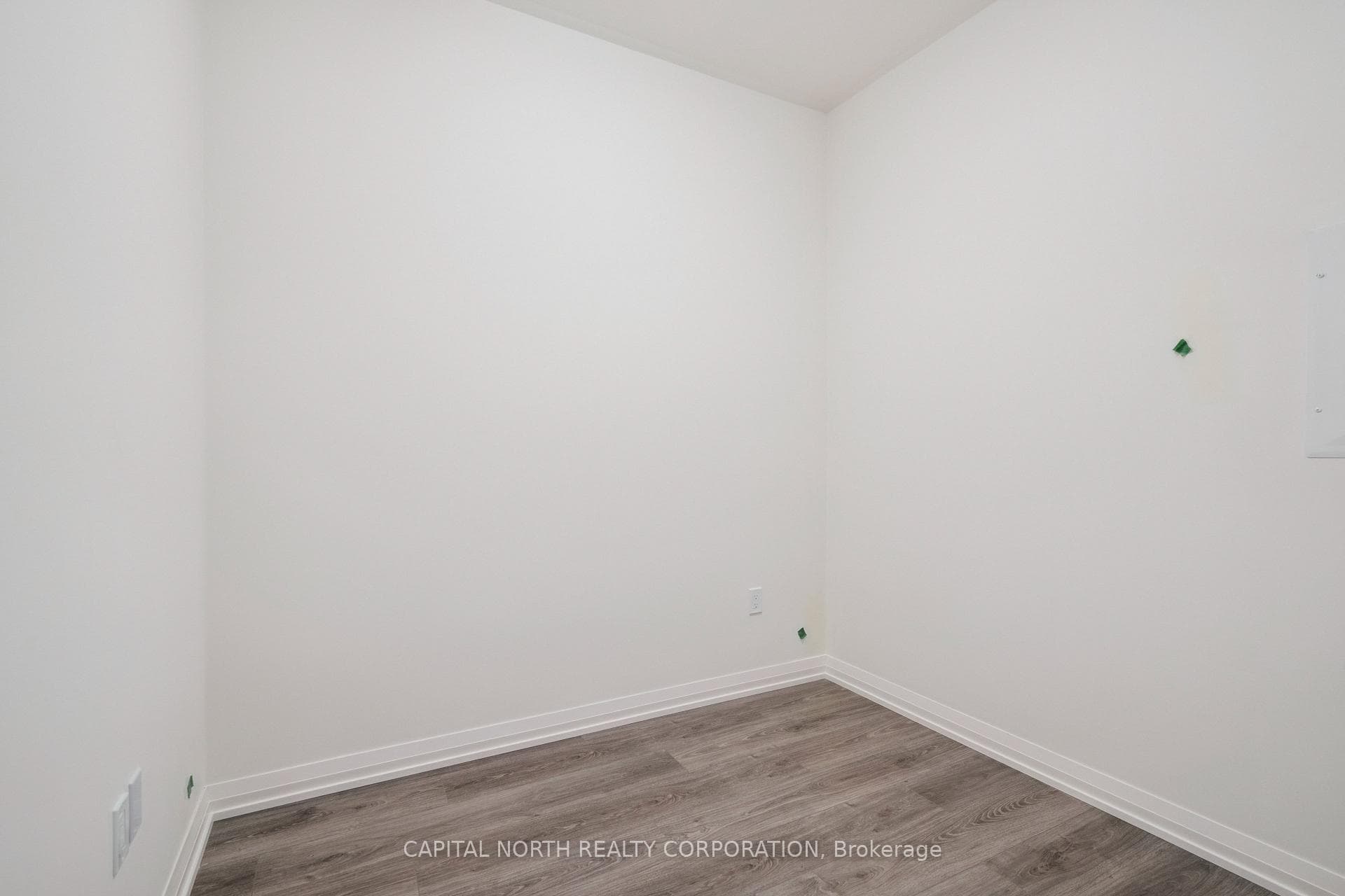8960 Jane Street Unit 815 photo 6