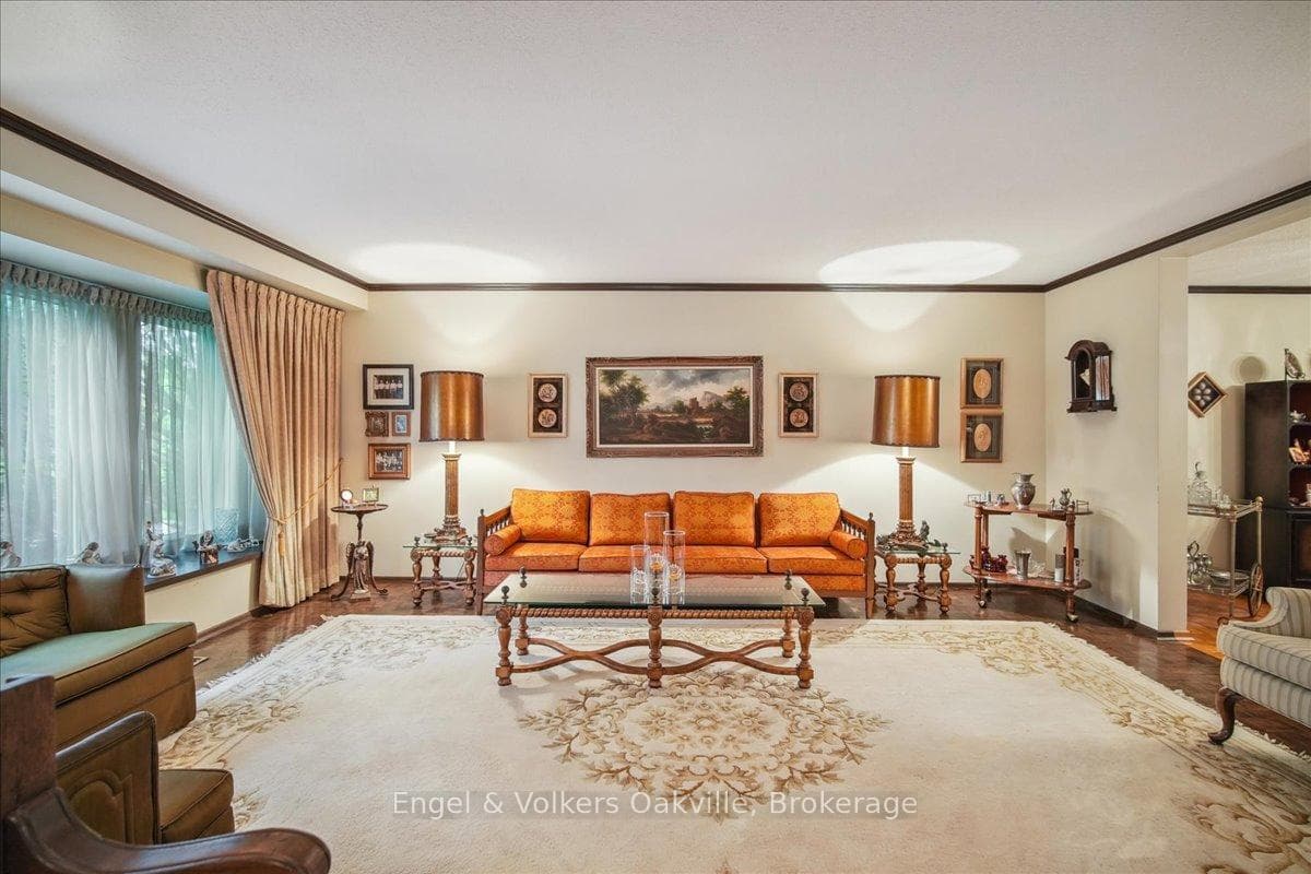 250 Gatestone Avenue photo 11