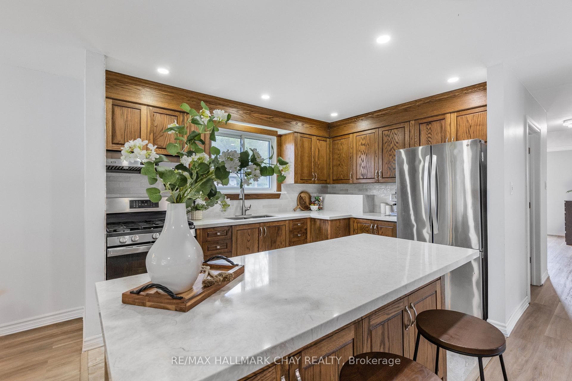 55 Townsend Avenue photo 3