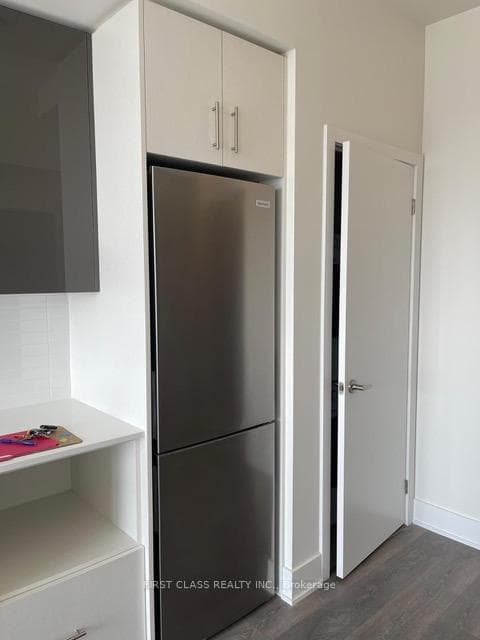 188 Fairview Mall Drive Unit 2707 photo 6