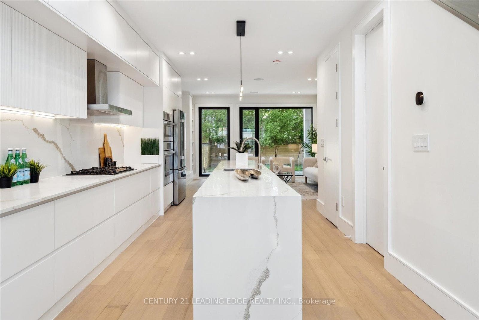 257 Robina Avenue photo 8