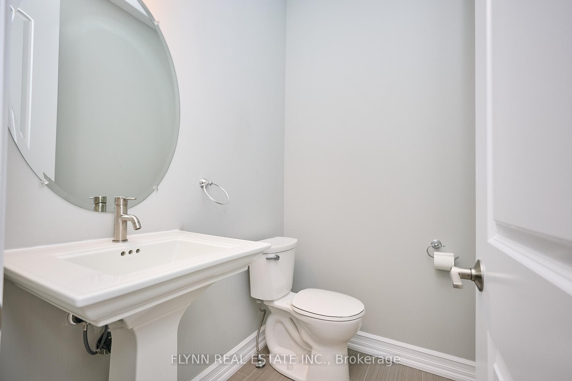 160 ANNE Street photo 16